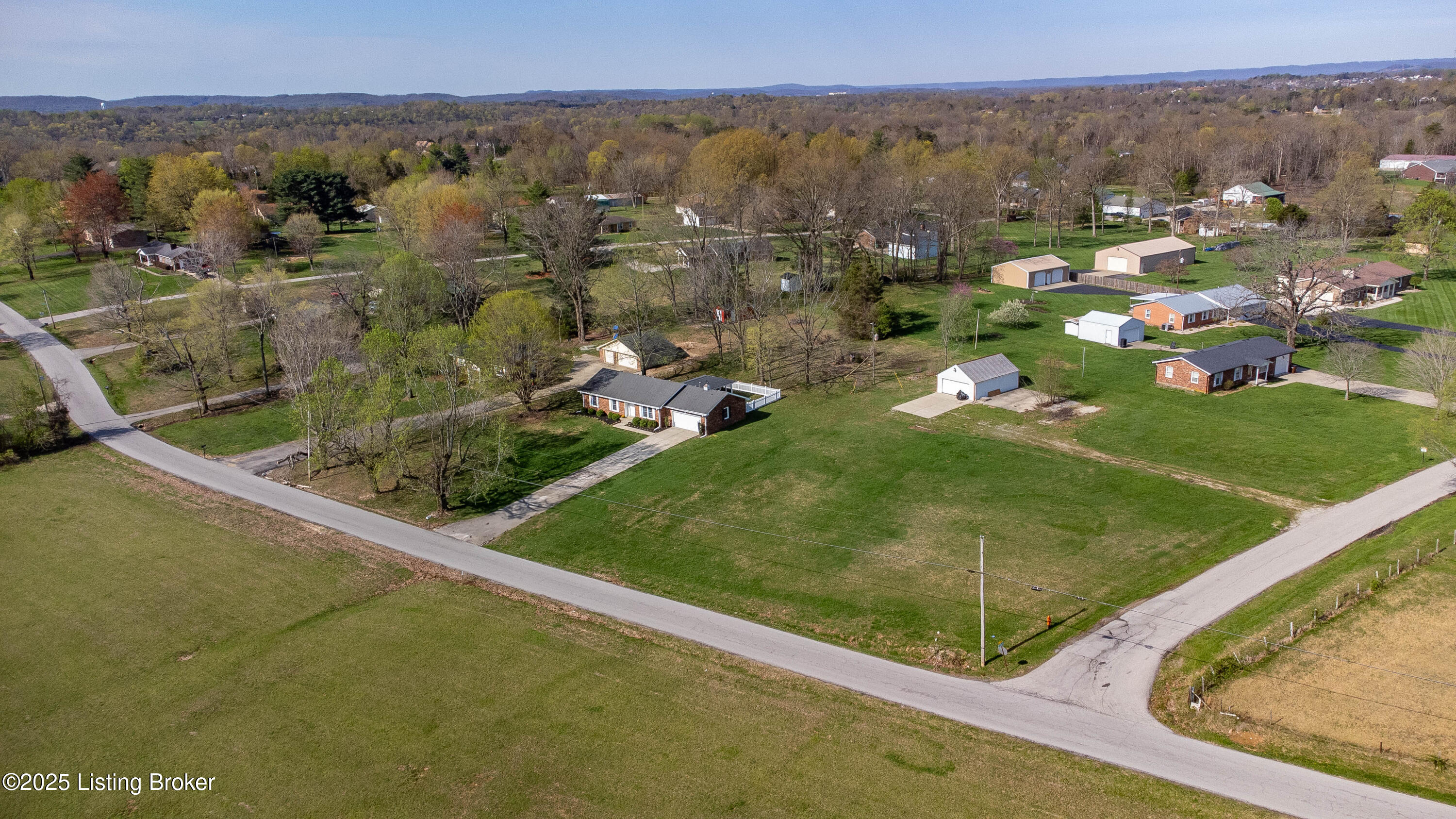 1533 Armstrong Ln