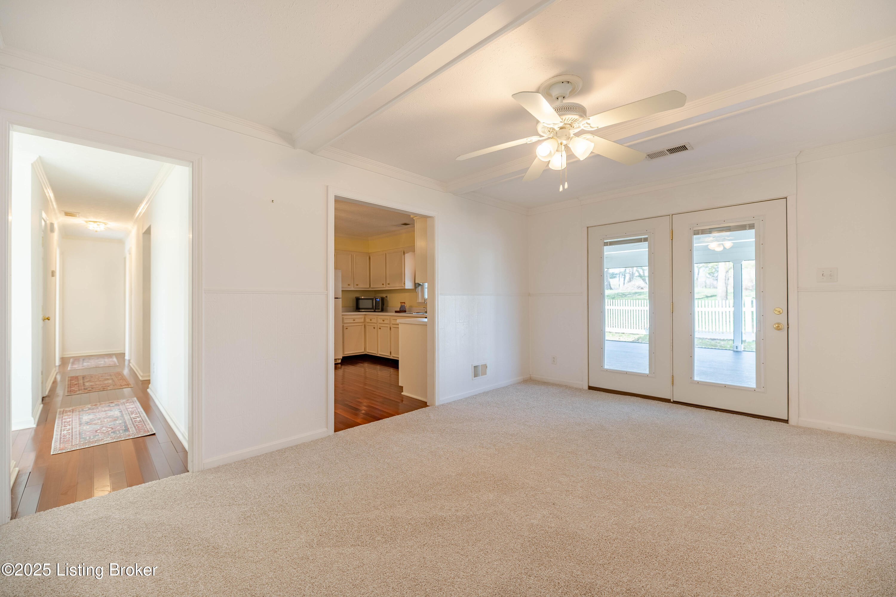 1533 Armstrong Ln