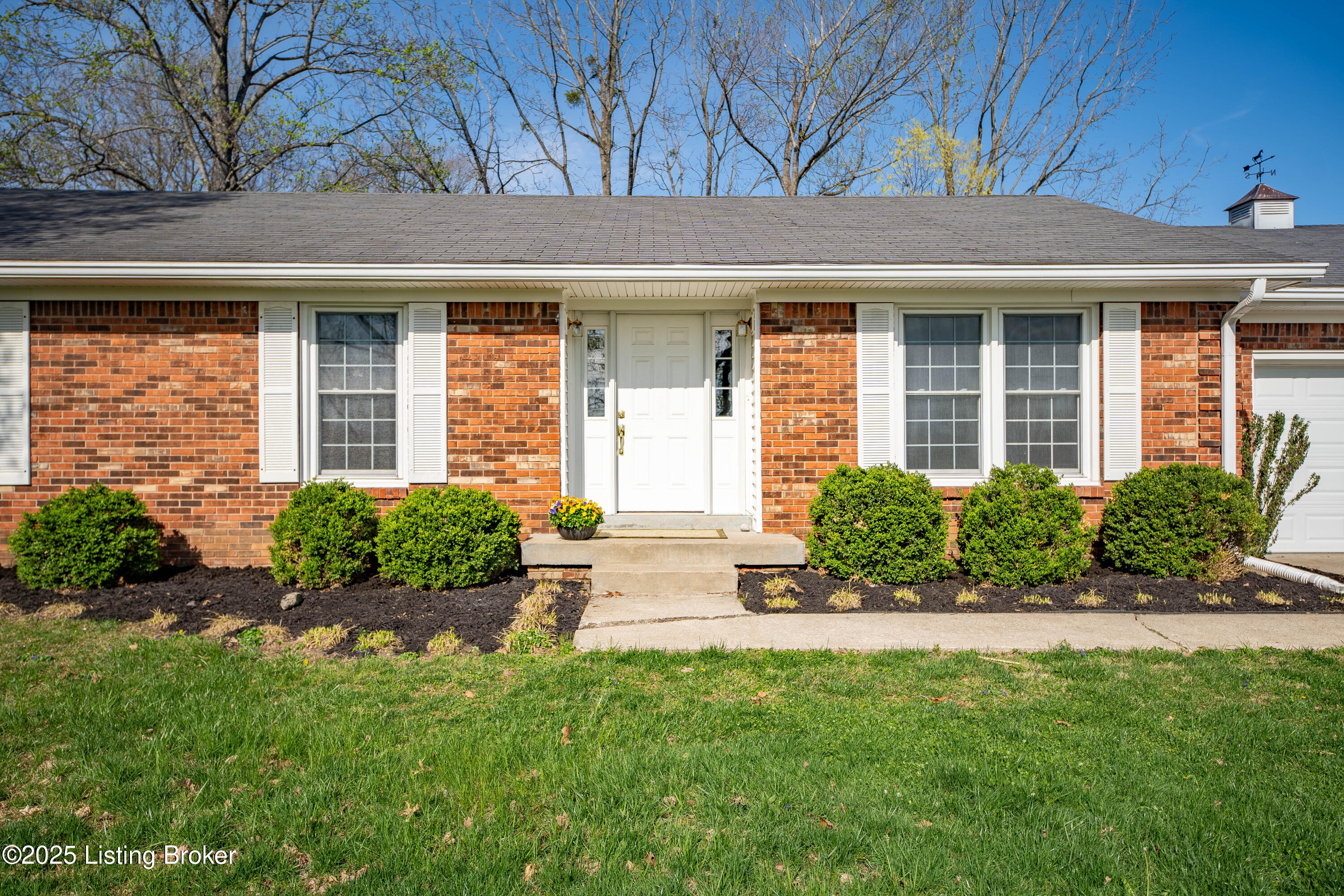 1533 Armstrong Ln