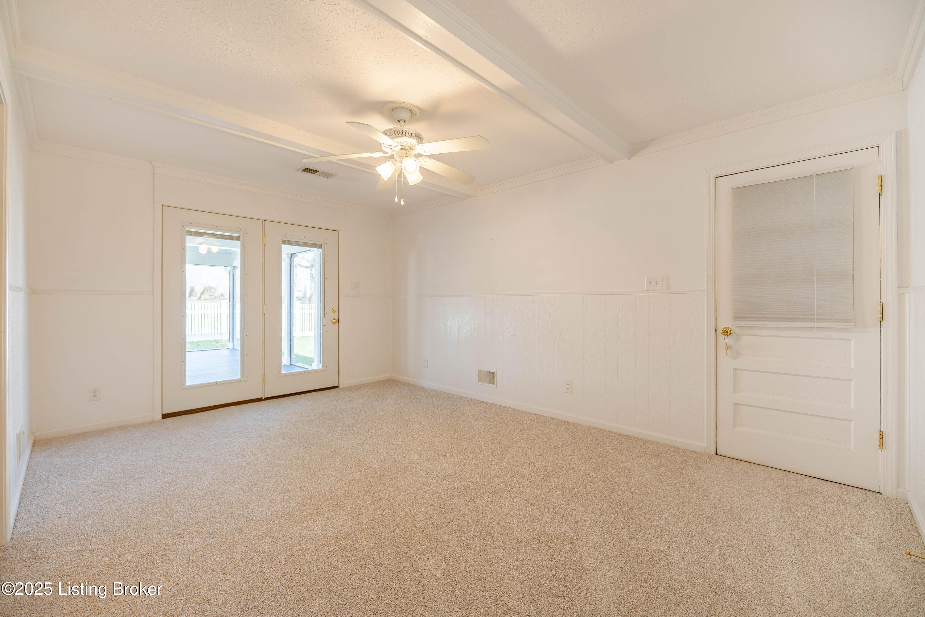 1533 Armstrong Ln