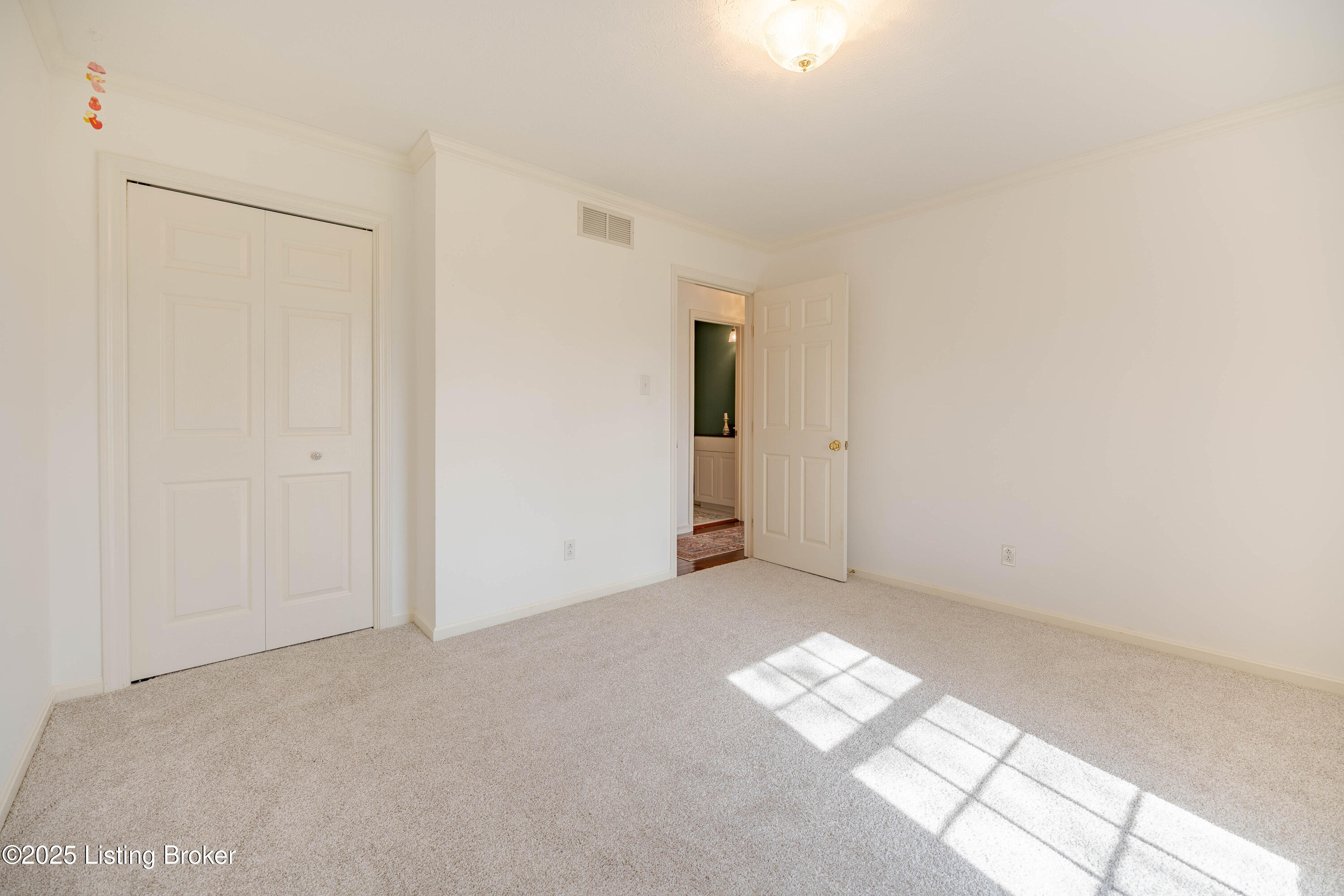1533 Armstrong Ln