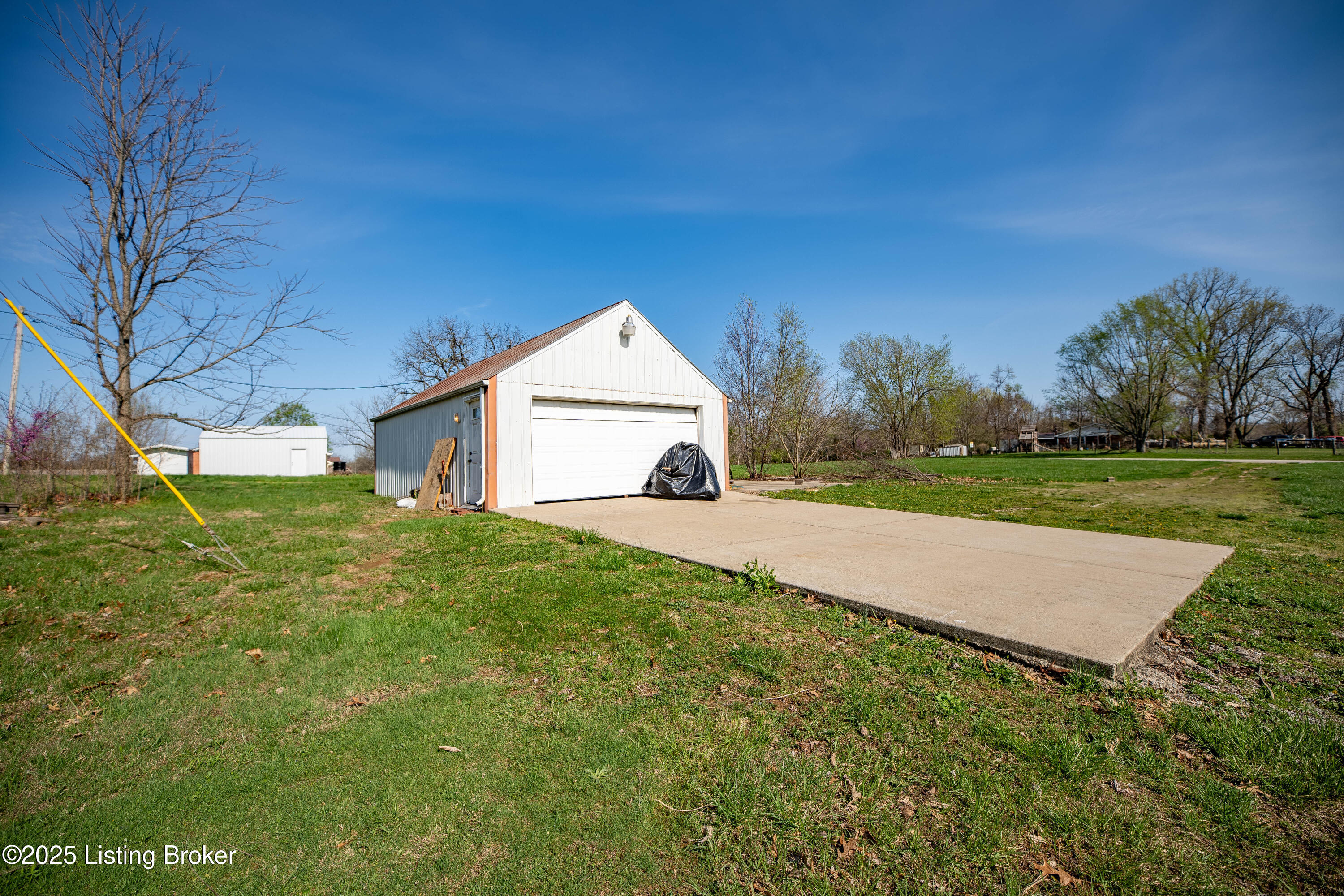 1533 Armstrong Ln