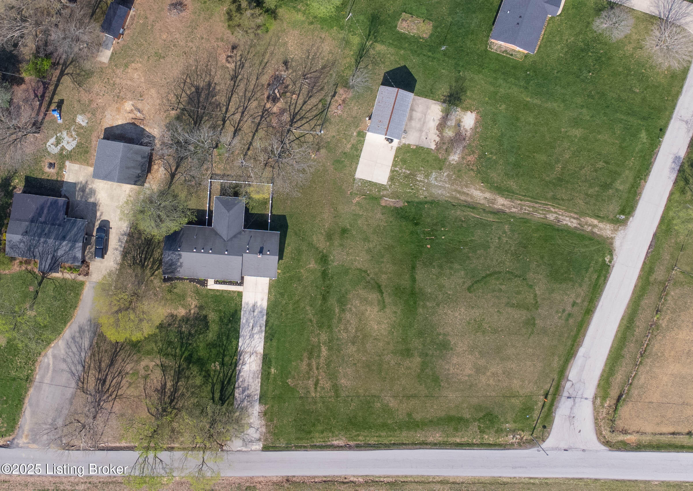 1533 Armstrong Ln