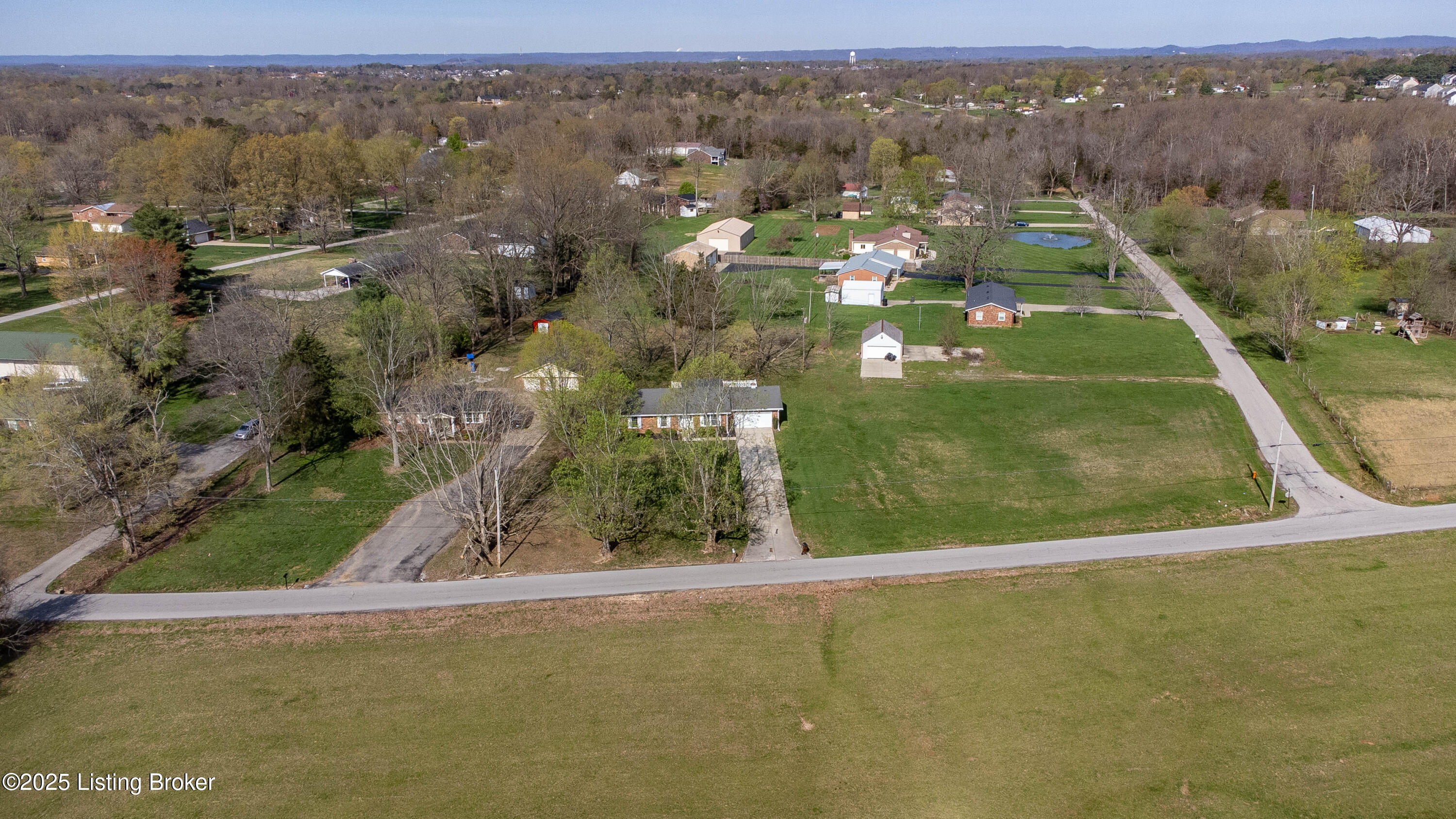 1533 Armstrong Ln