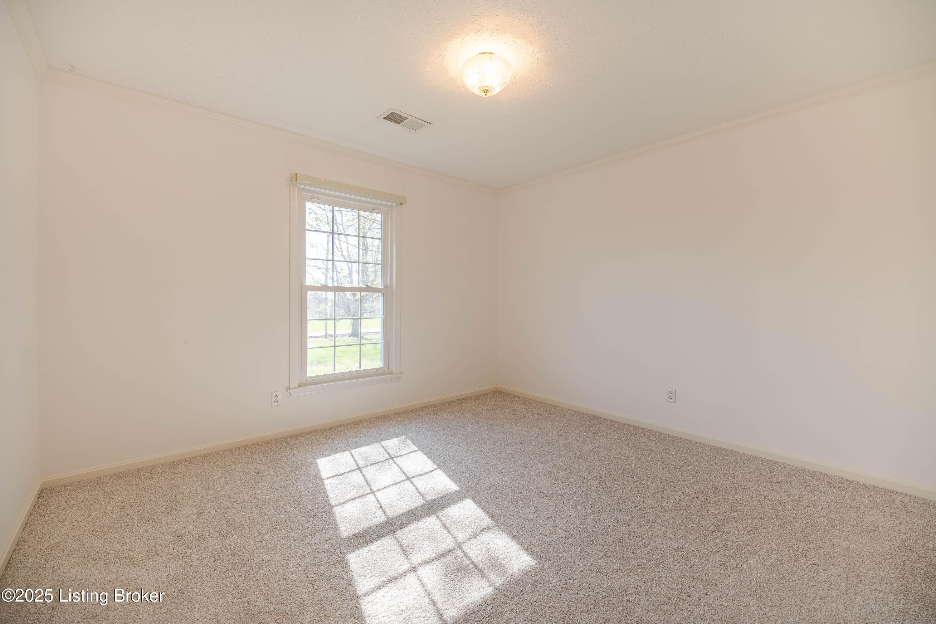 1533 Armstrong Ln
