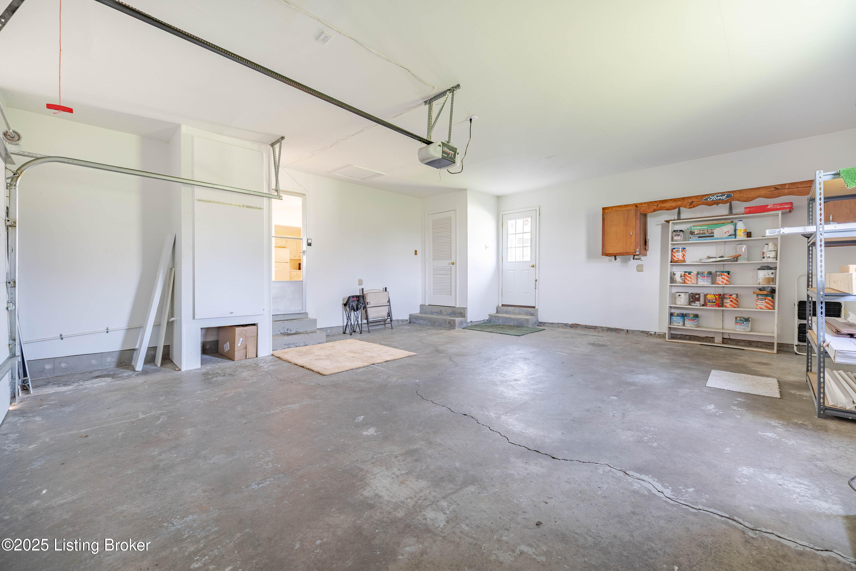 1533 Armstrong Ln