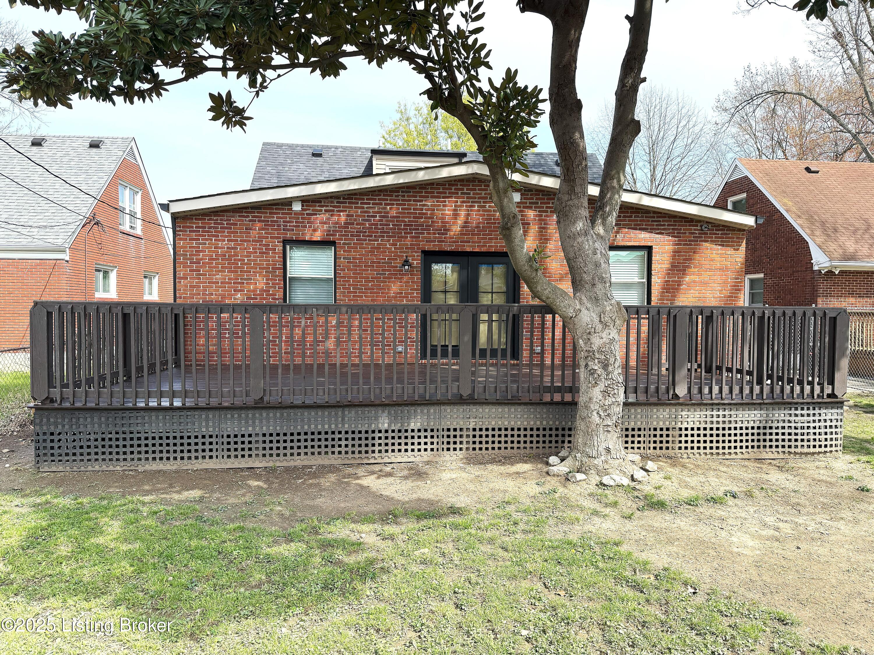 744 Loretto Ave