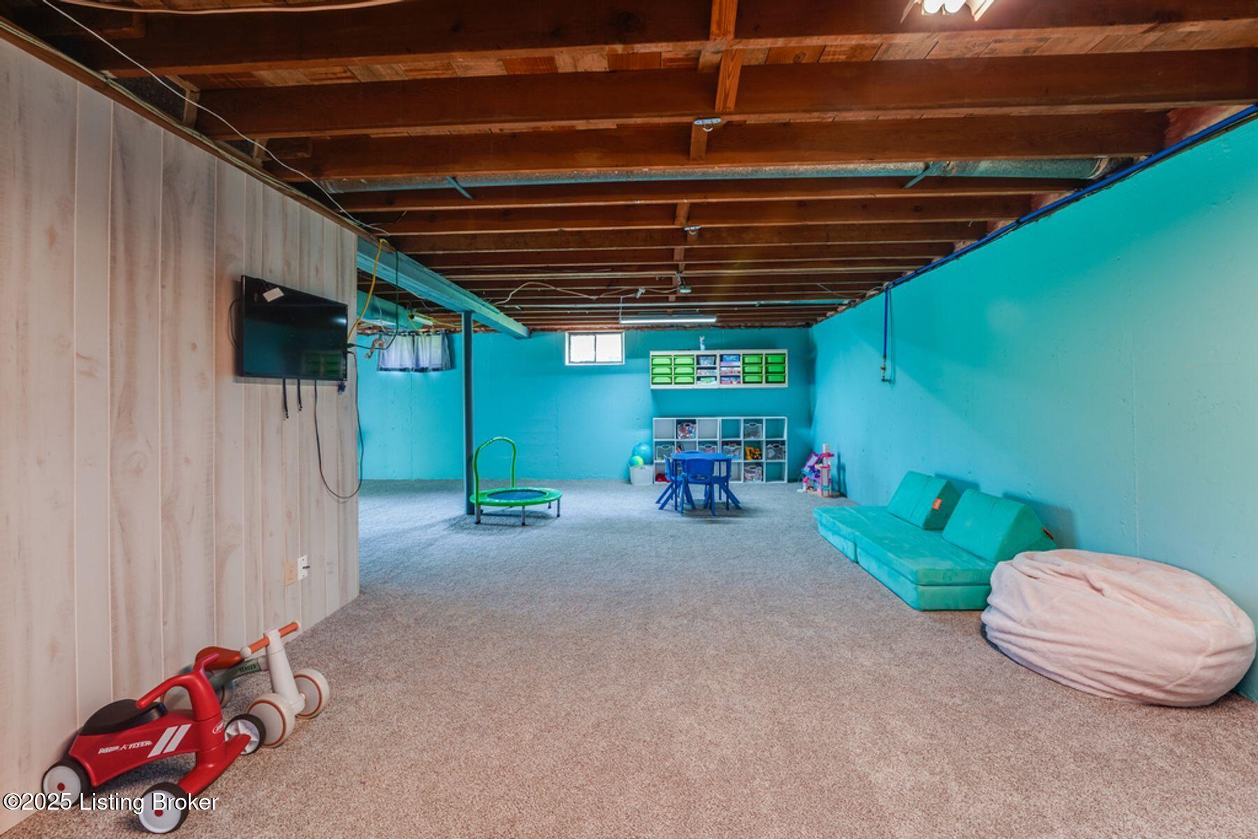 9612 Janna Dr