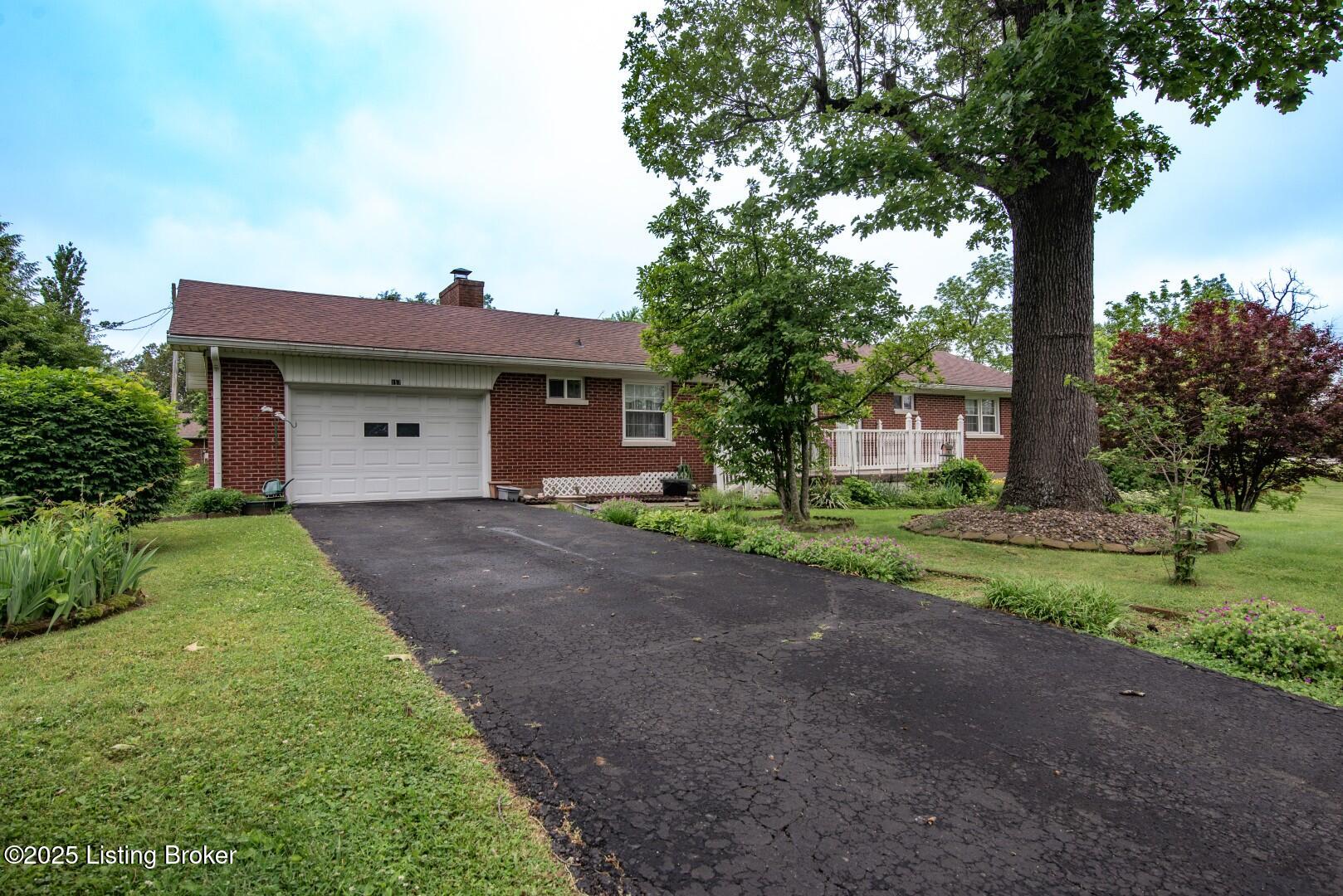 157 S Forrest Rd