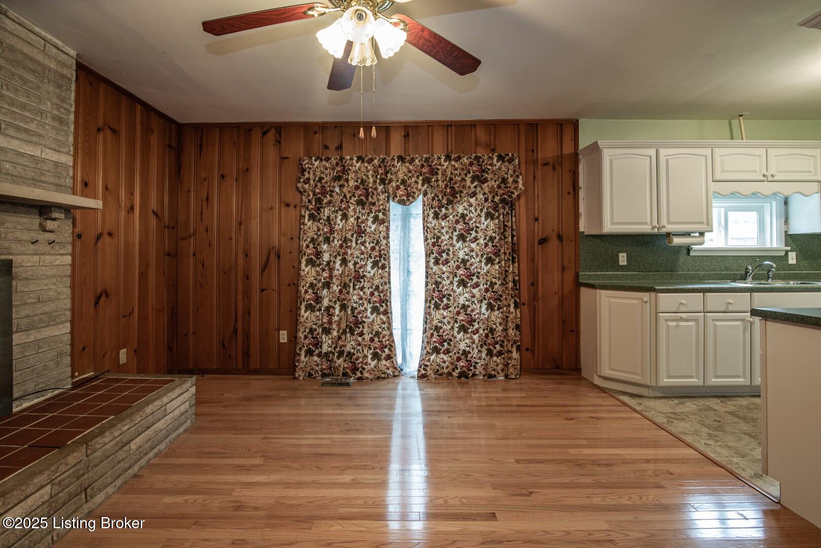 157 S Forrest Rd