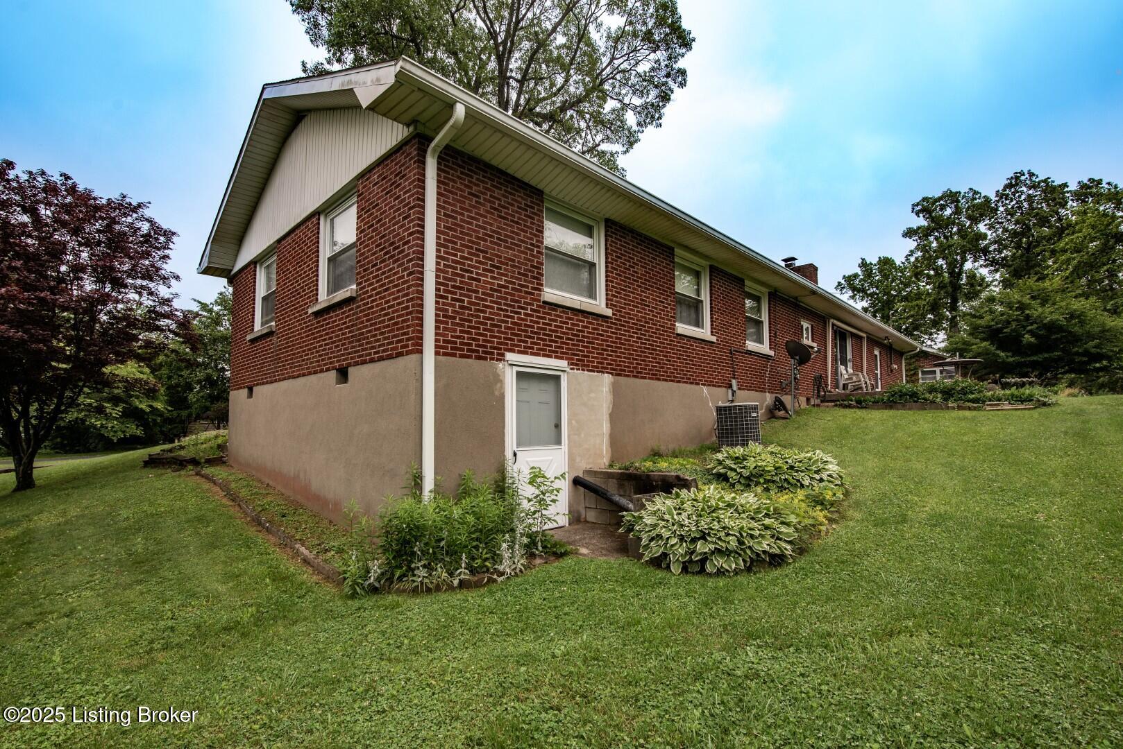 157 S Forrest Rd