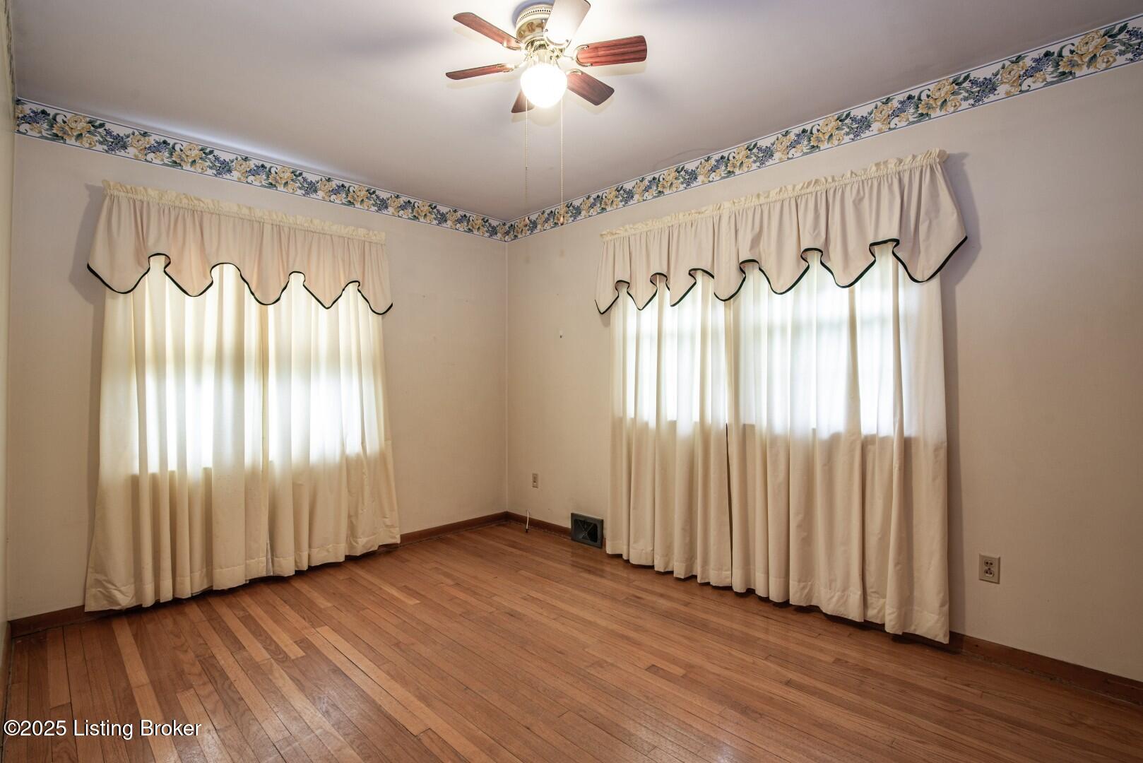 157 S Forrest Rd