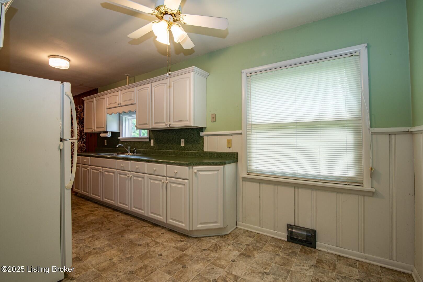 157 S Forrest Rd