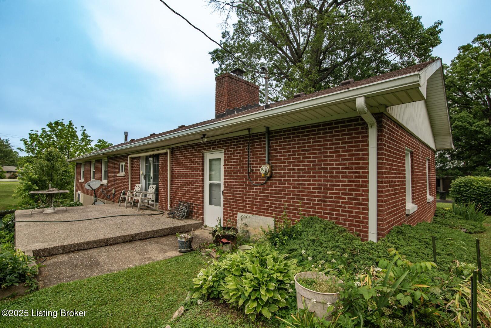 157 S Forrest Rd