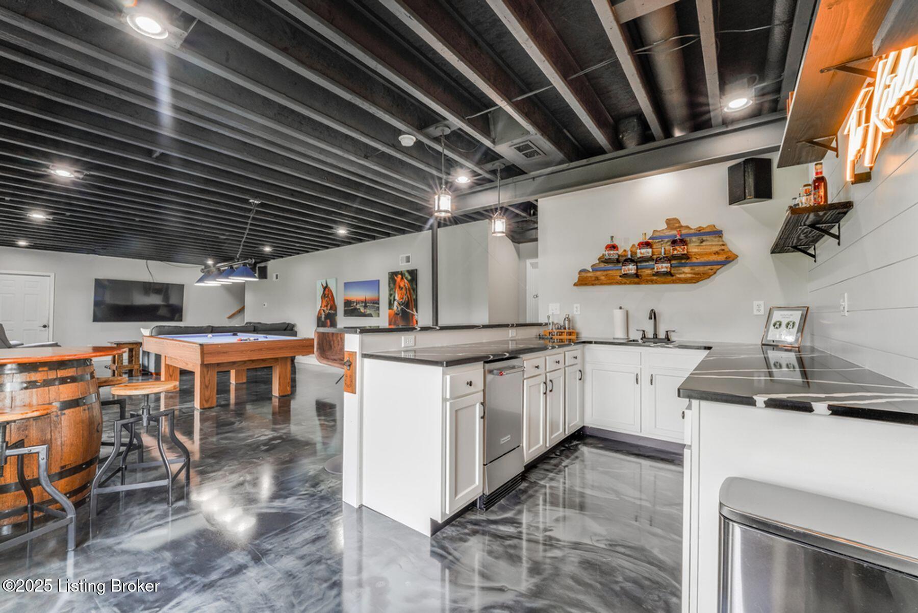 458 Christman Ln