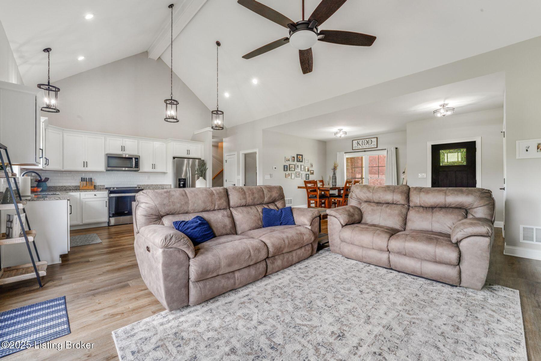 458 Christman Ln