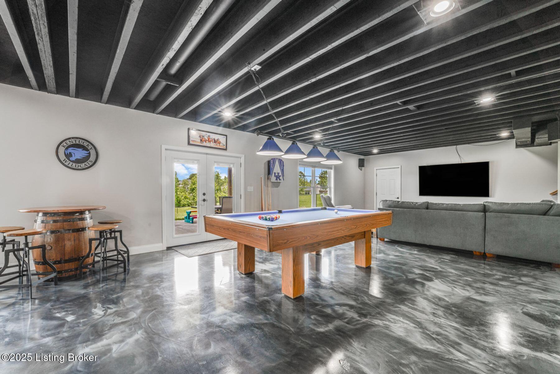 458 Christman Ln