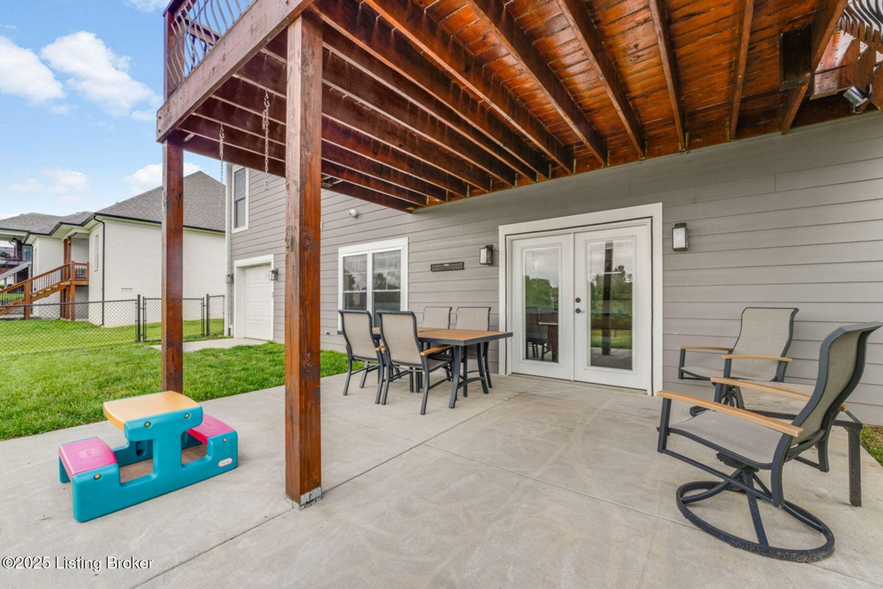 458 Christman Ln