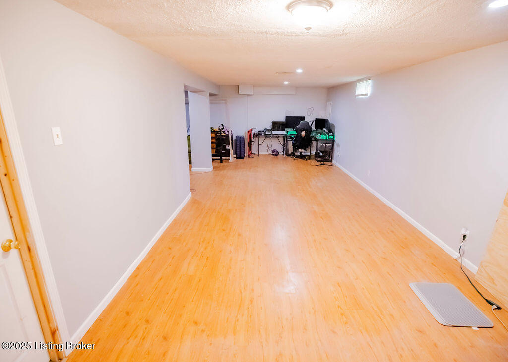 11913 E Orell Rd