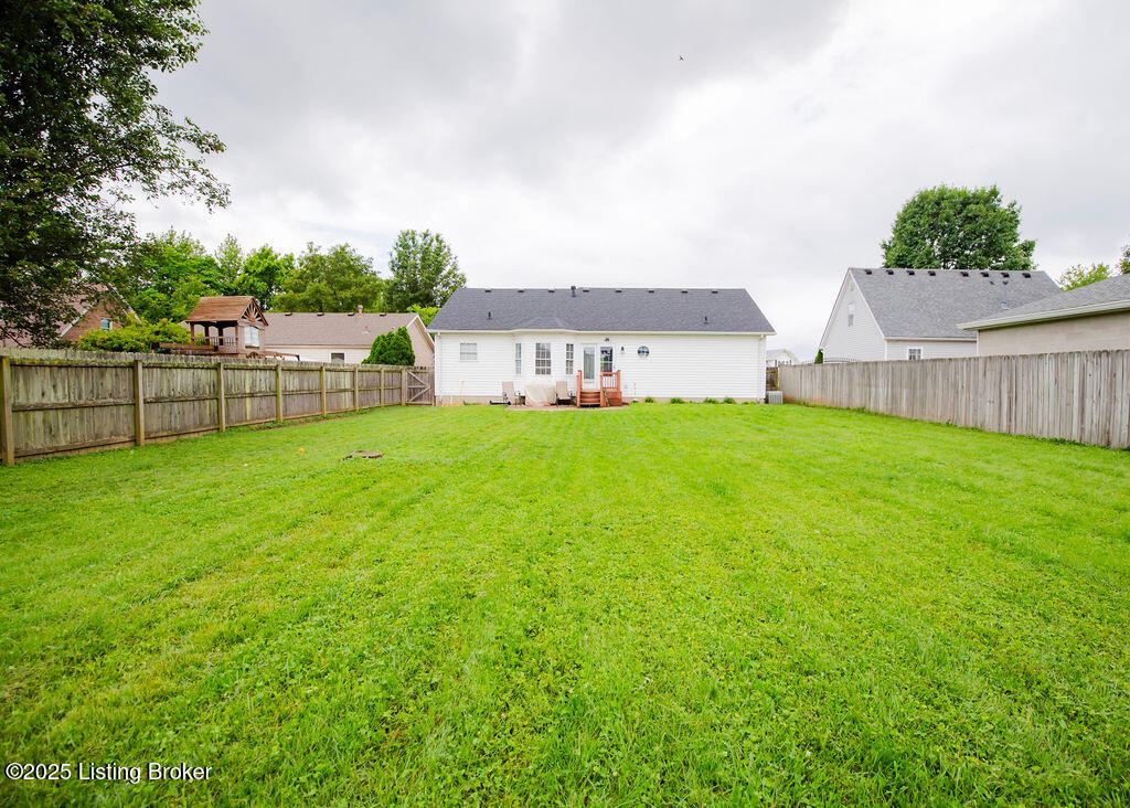 11913 E Orell Rd