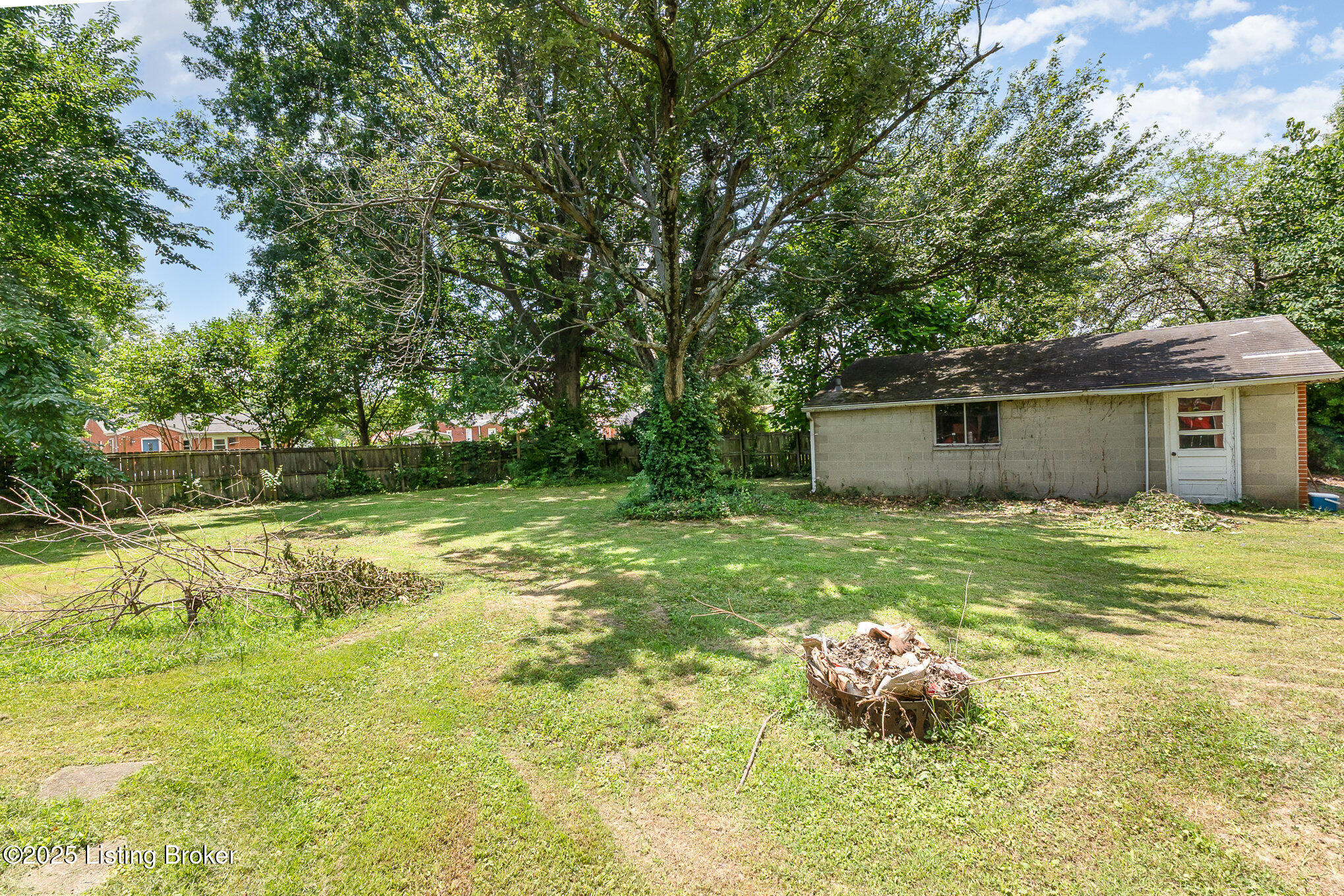 5606 Walnut Way