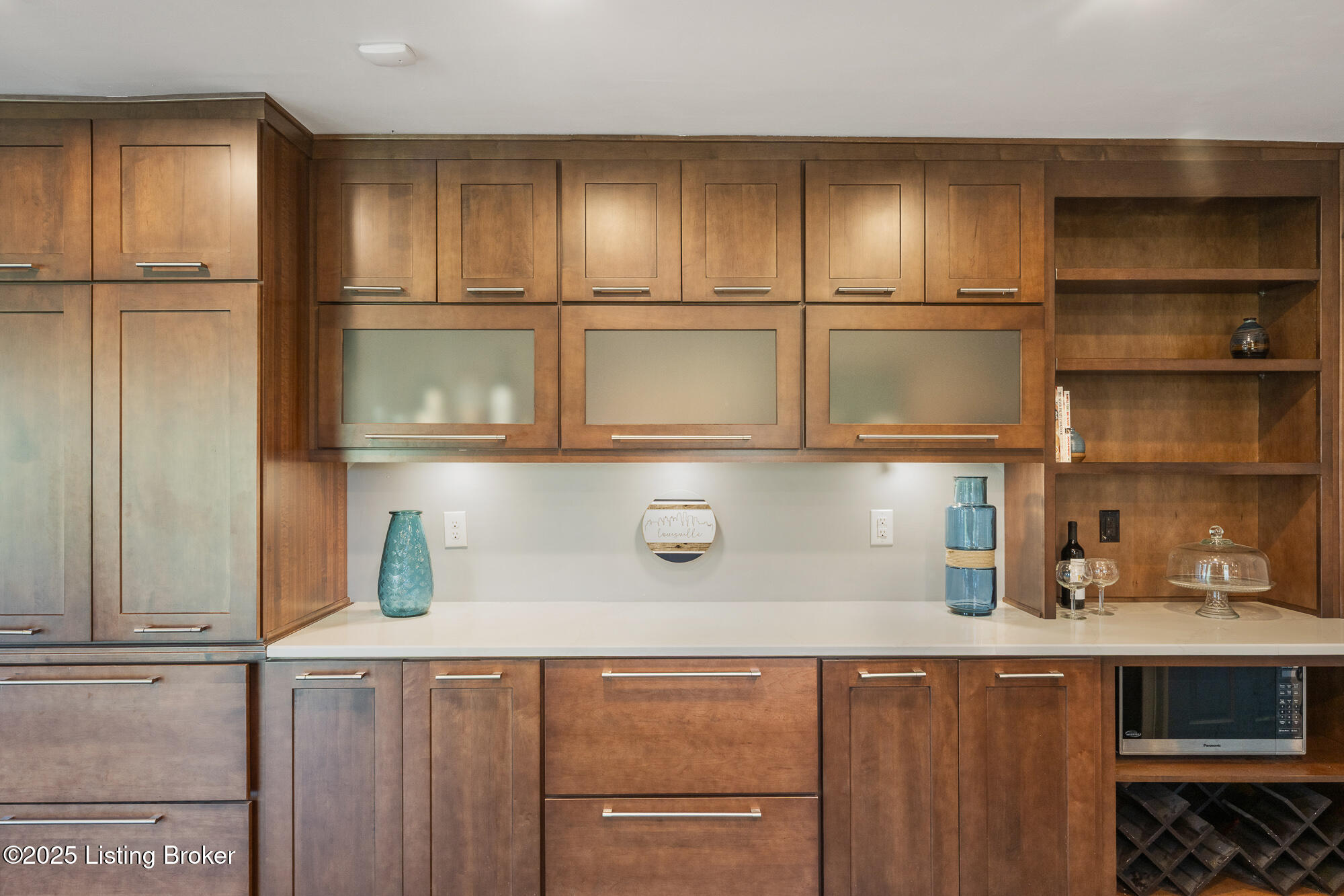 1140 Rostrevor Cir