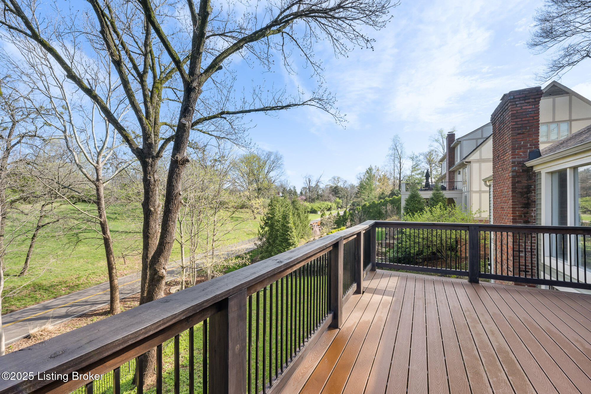 1140 Rostrevor Cir