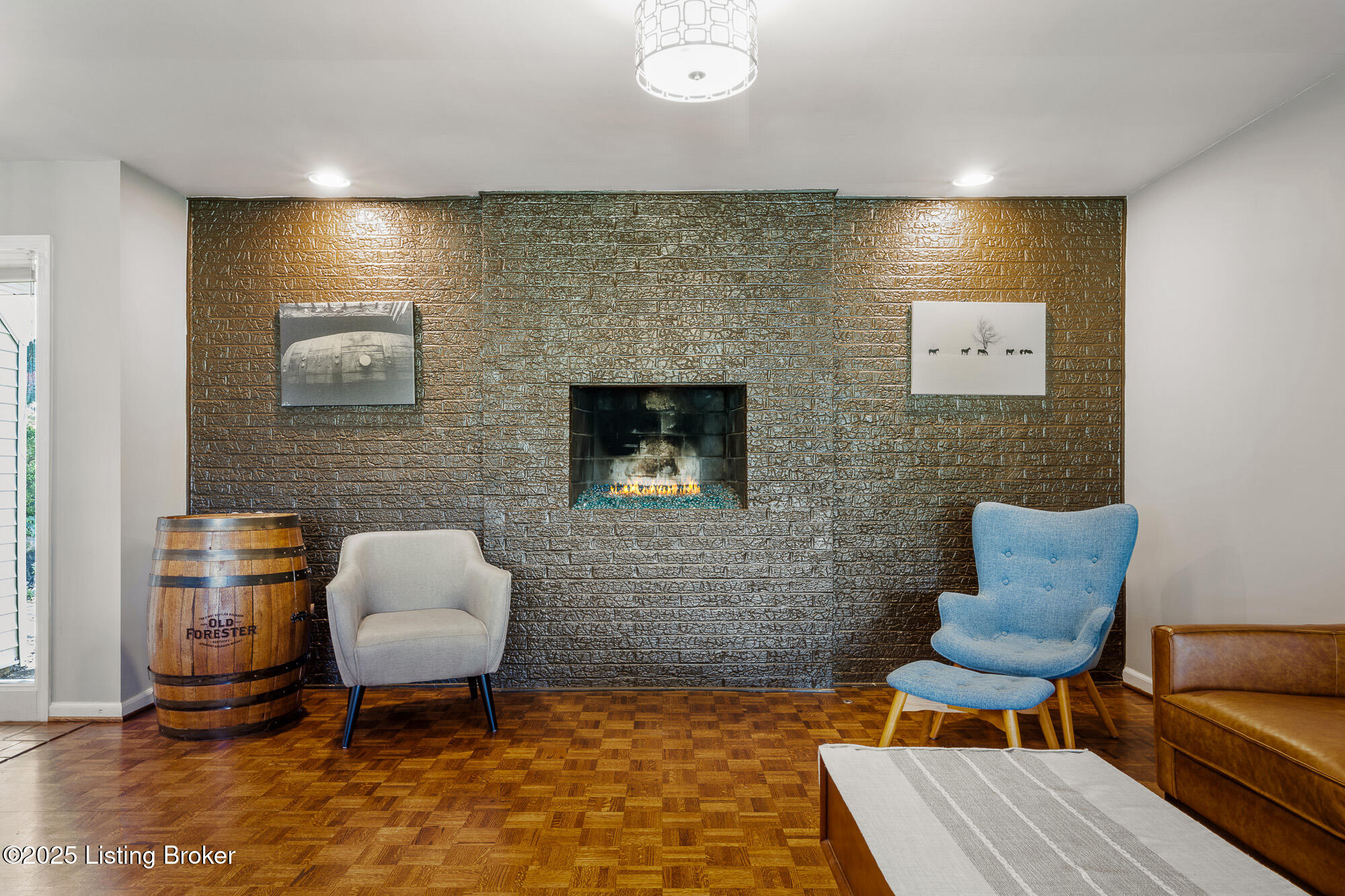 1140 Rostrevor Cir