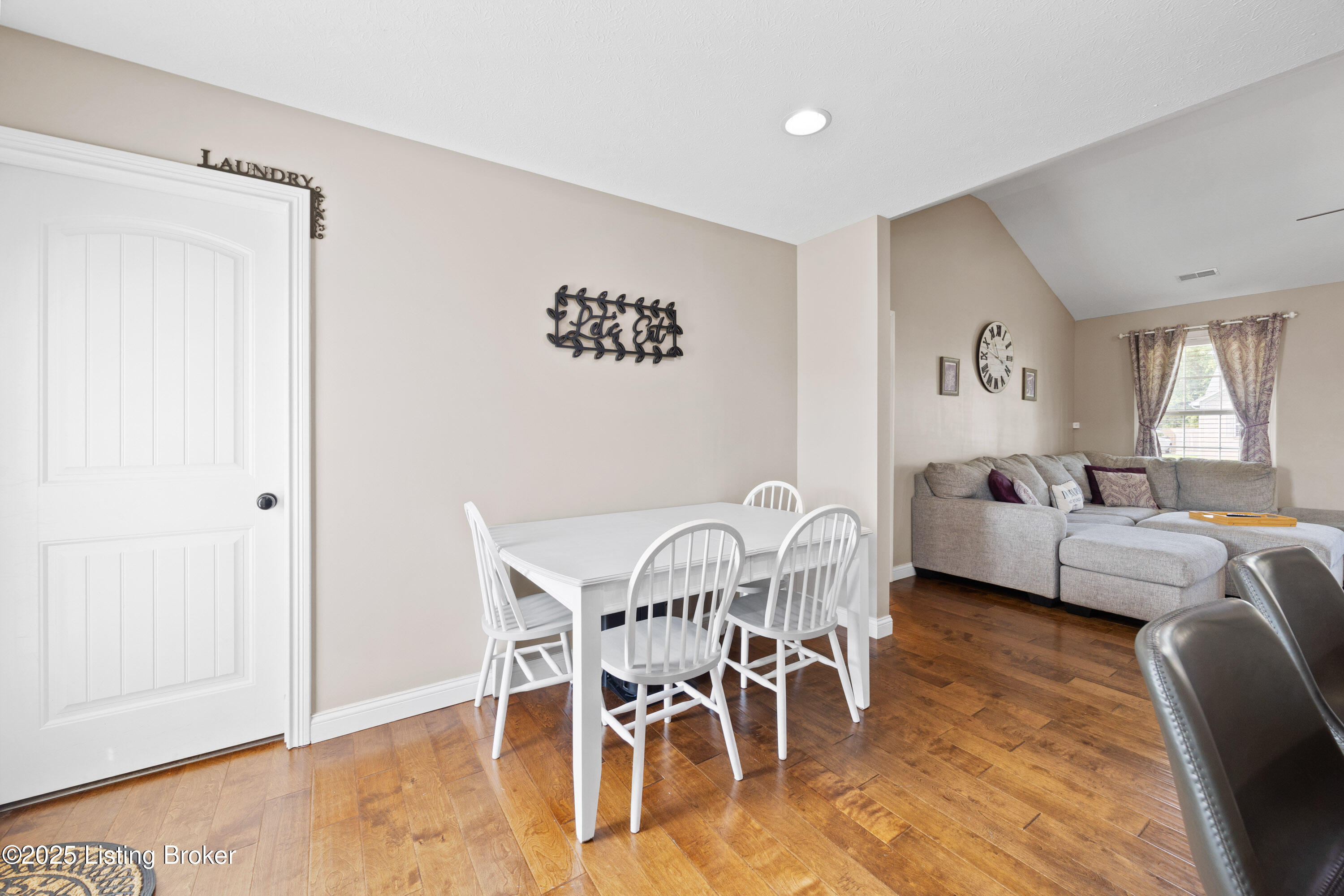 911 Tecumseh Dr