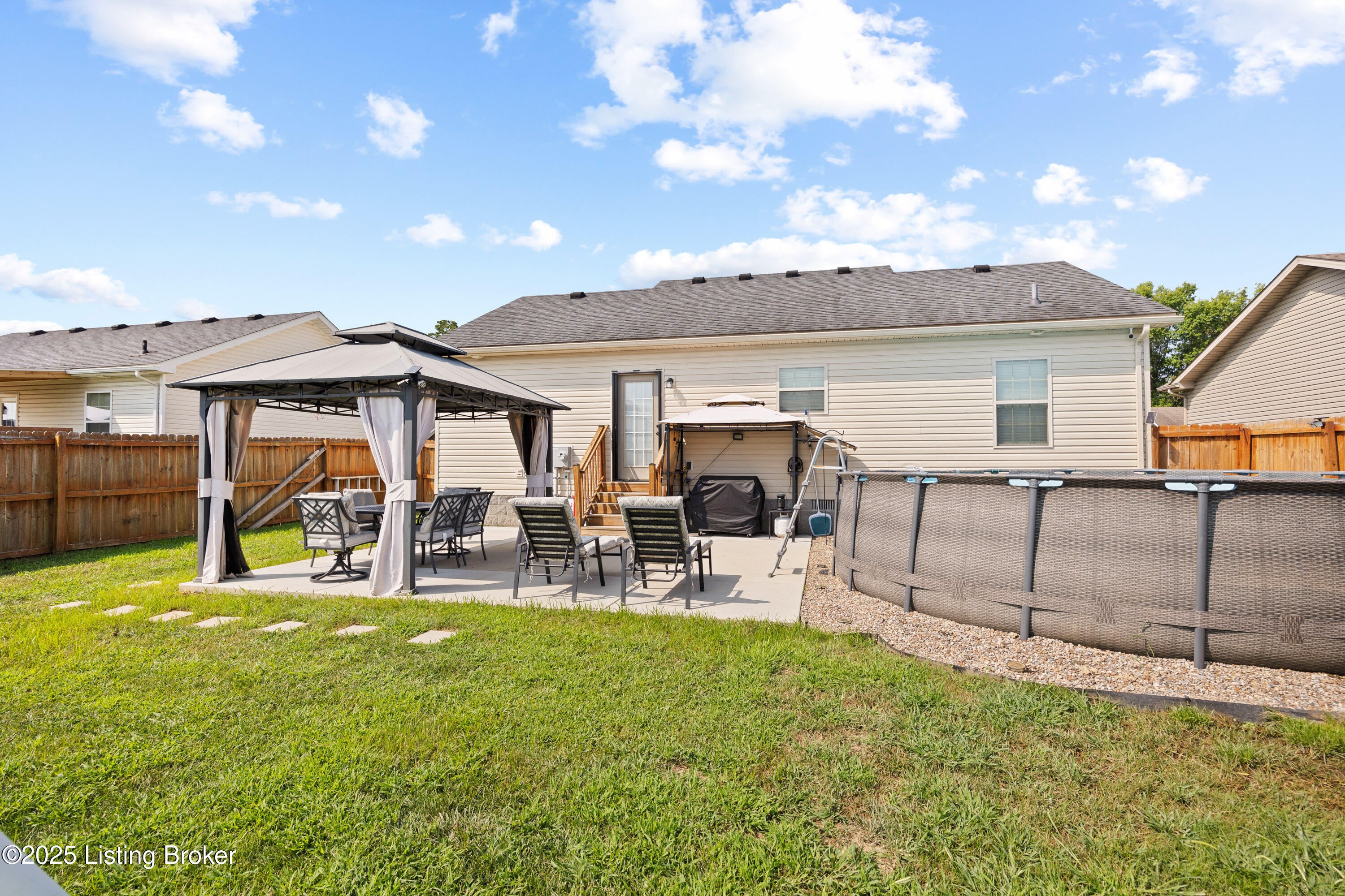 911 Tecumseh Dr