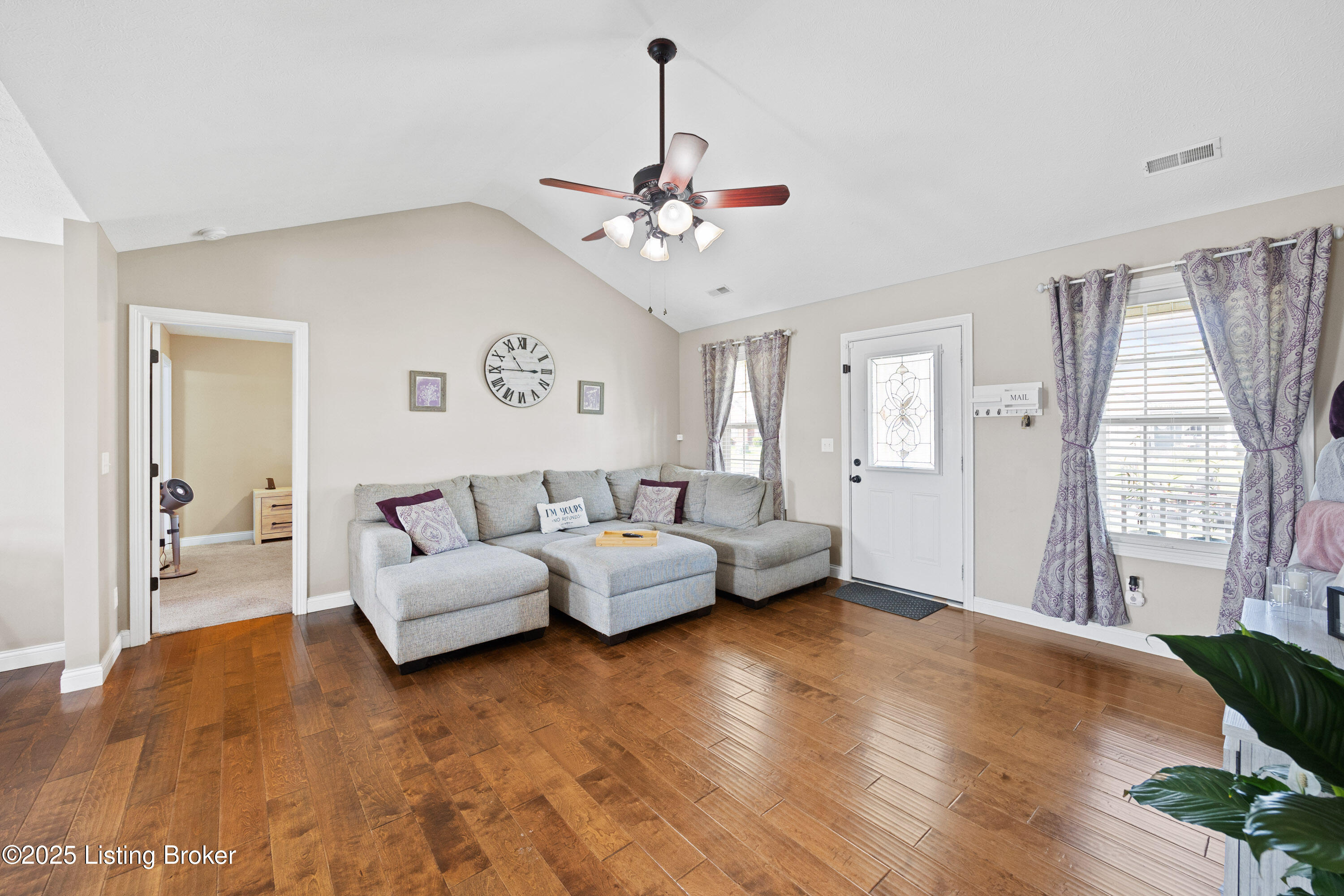 911 Tecumseh Dr