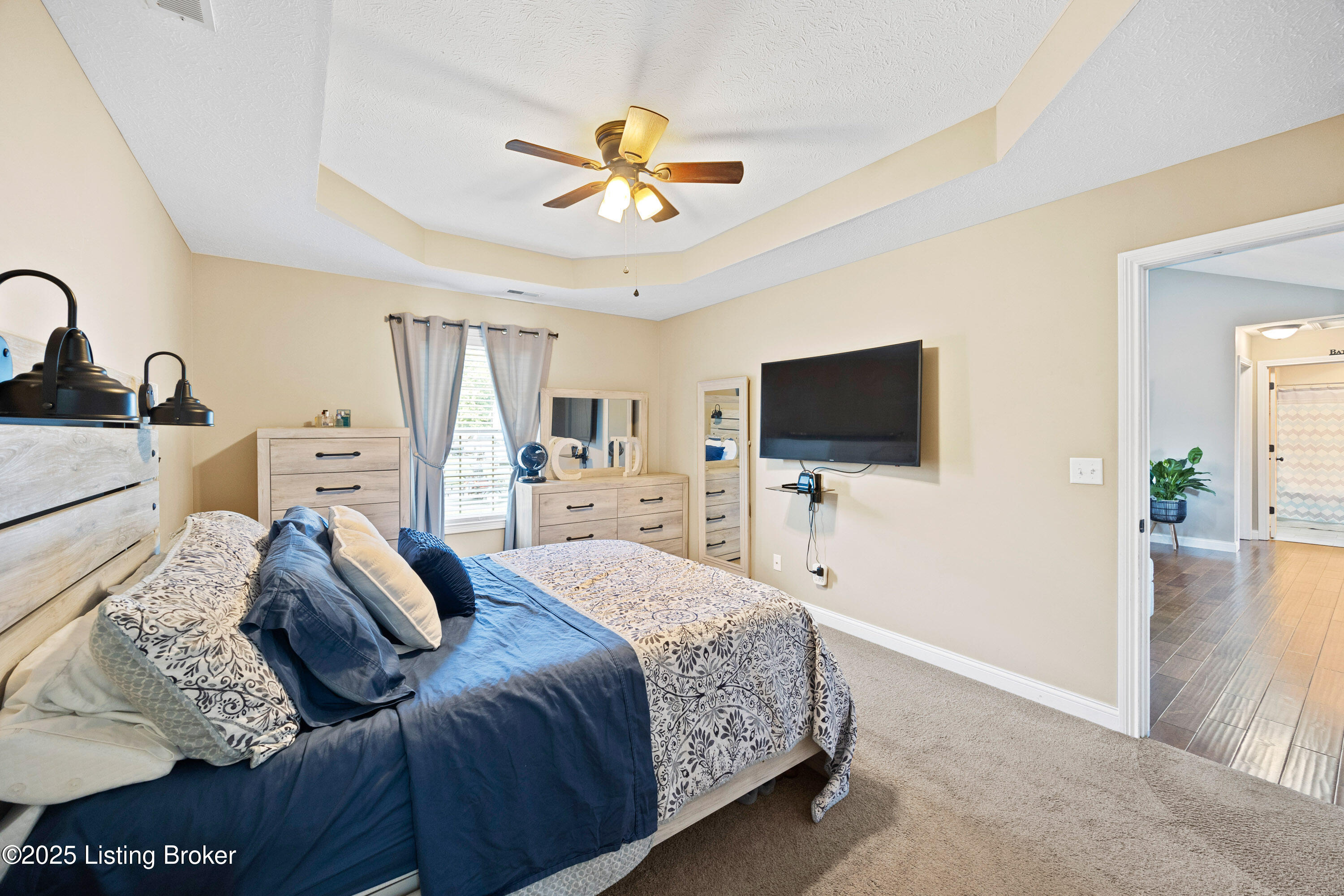 911 Tecumseh Dr