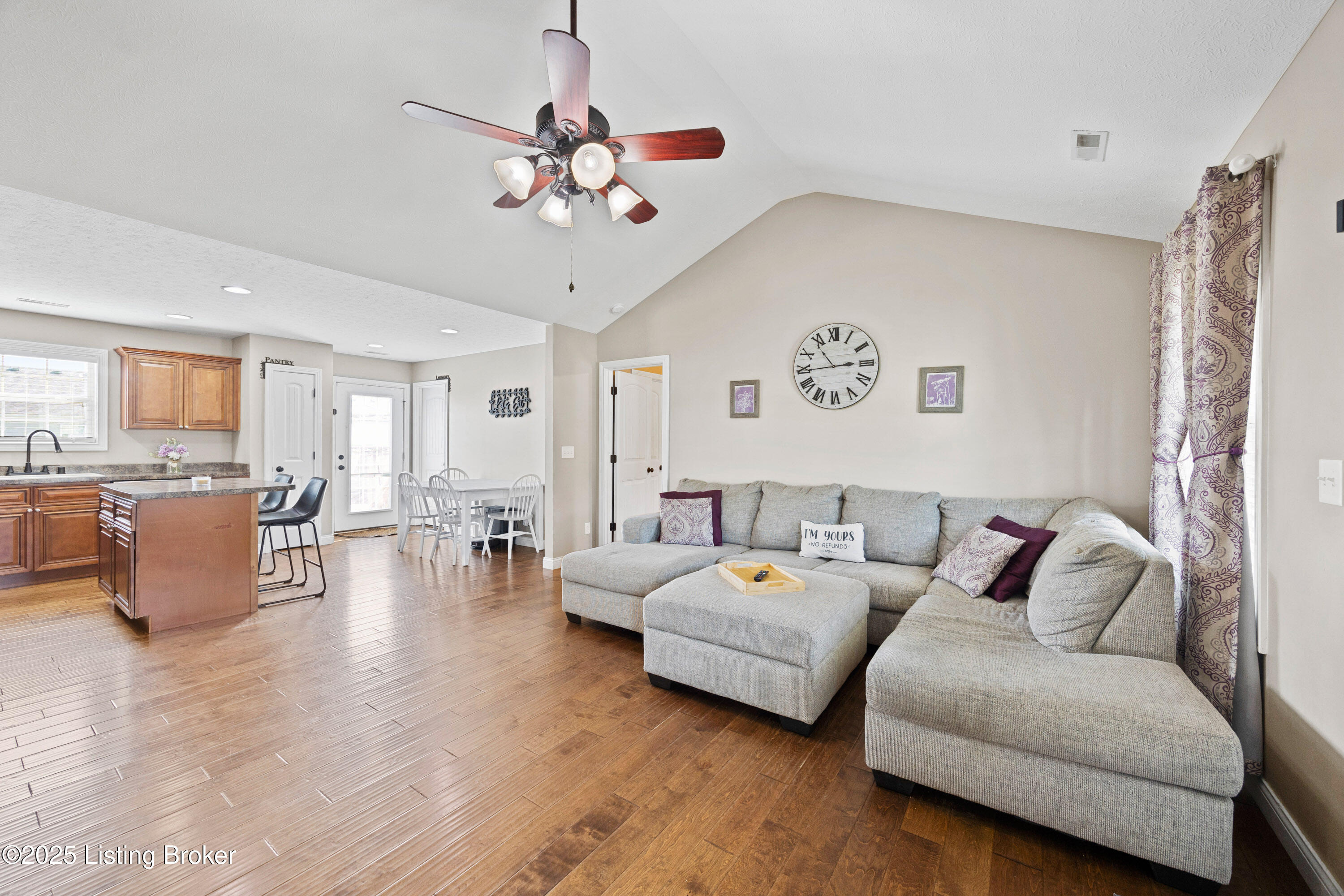 911 Tecumseh Dr