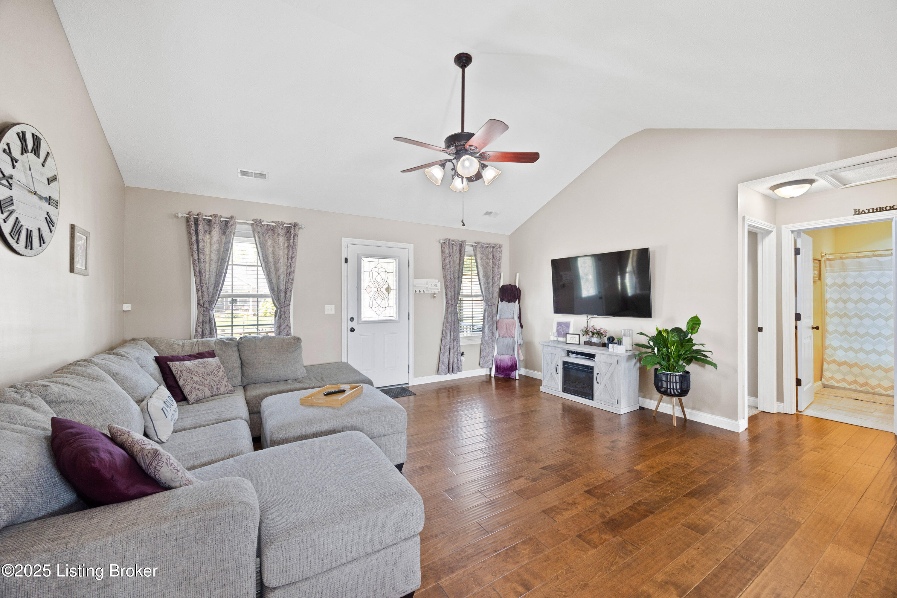 911 Tecumseh Dr