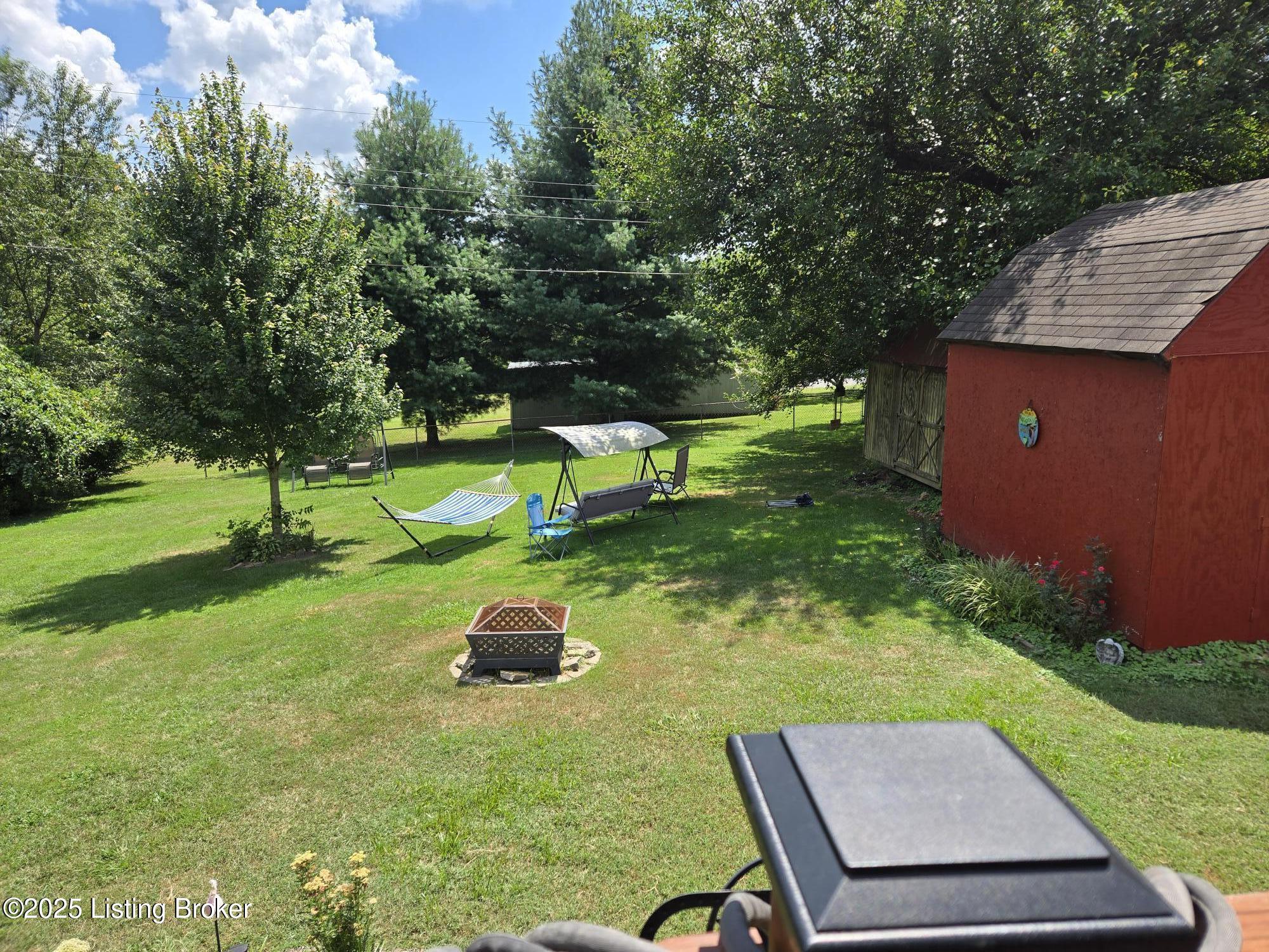 1104 E Mailback Way