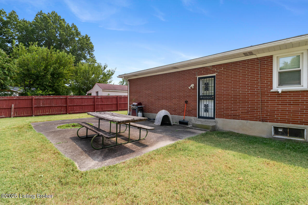 5011 Paramount Dr