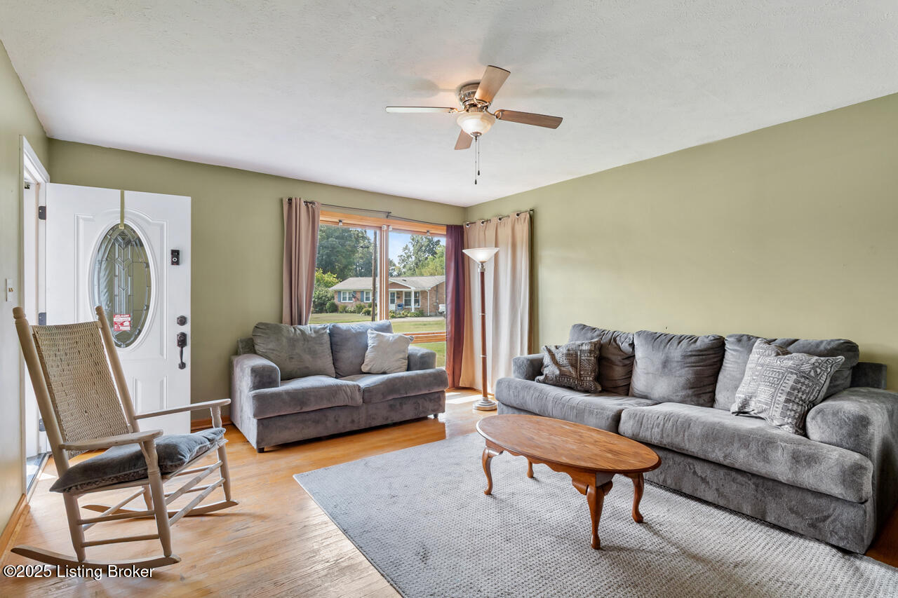 5011 Paramount Dr