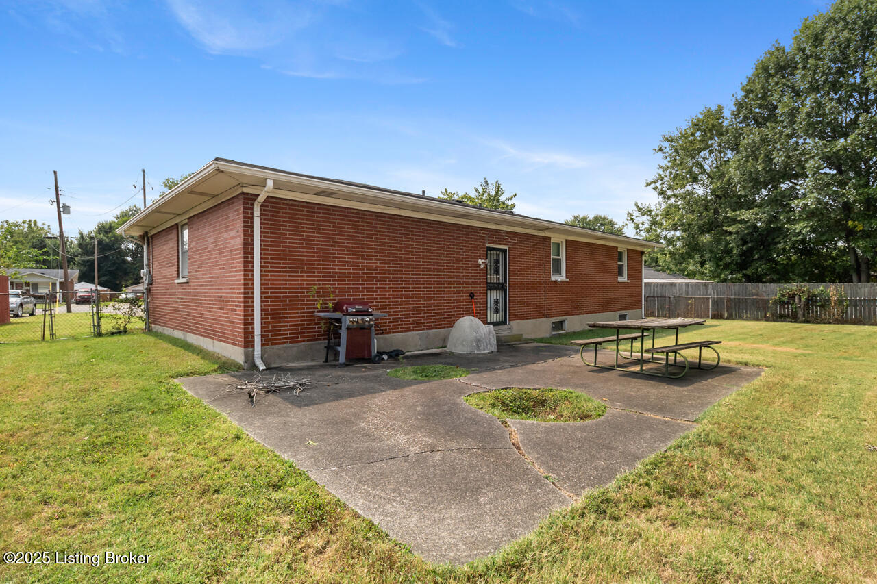 5011 Paramount Dr
