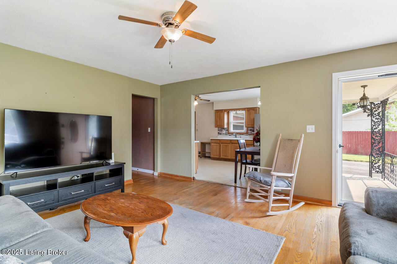 5011 Paramount Dr