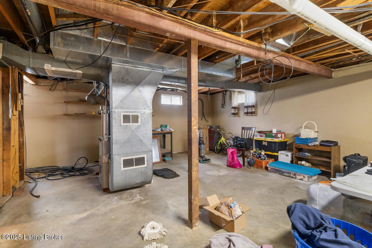 5011 Paramount Dr