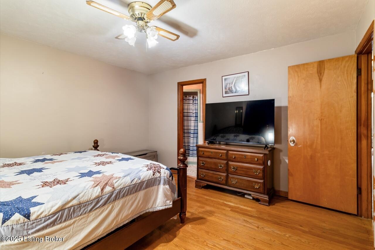 5011 Paramount Dr