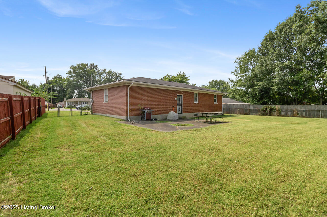 5011 Paramount Dr