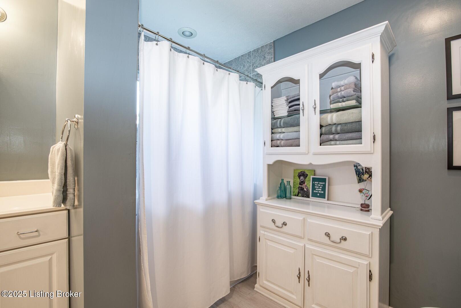 410 Village Dr