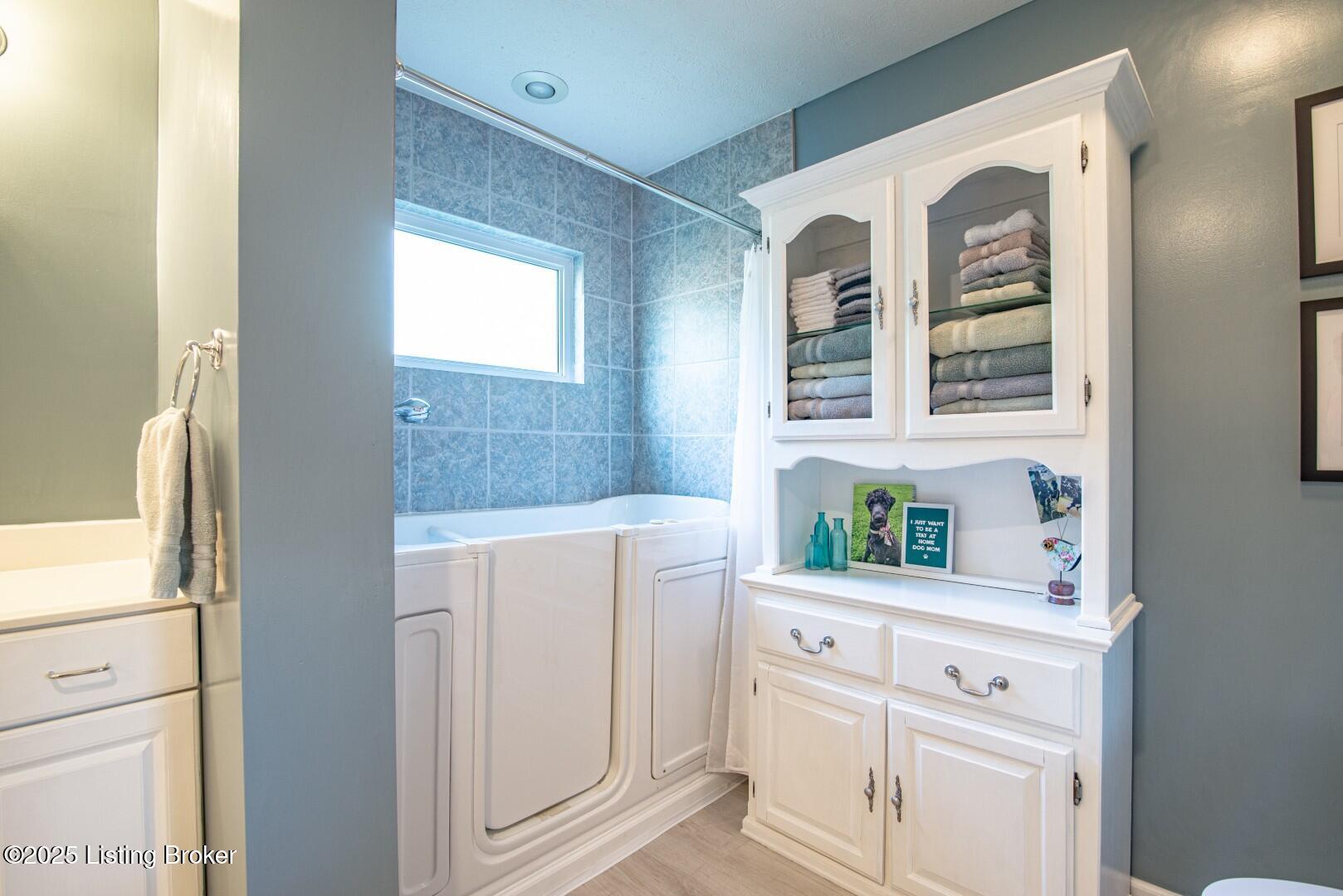 410 Village Dr