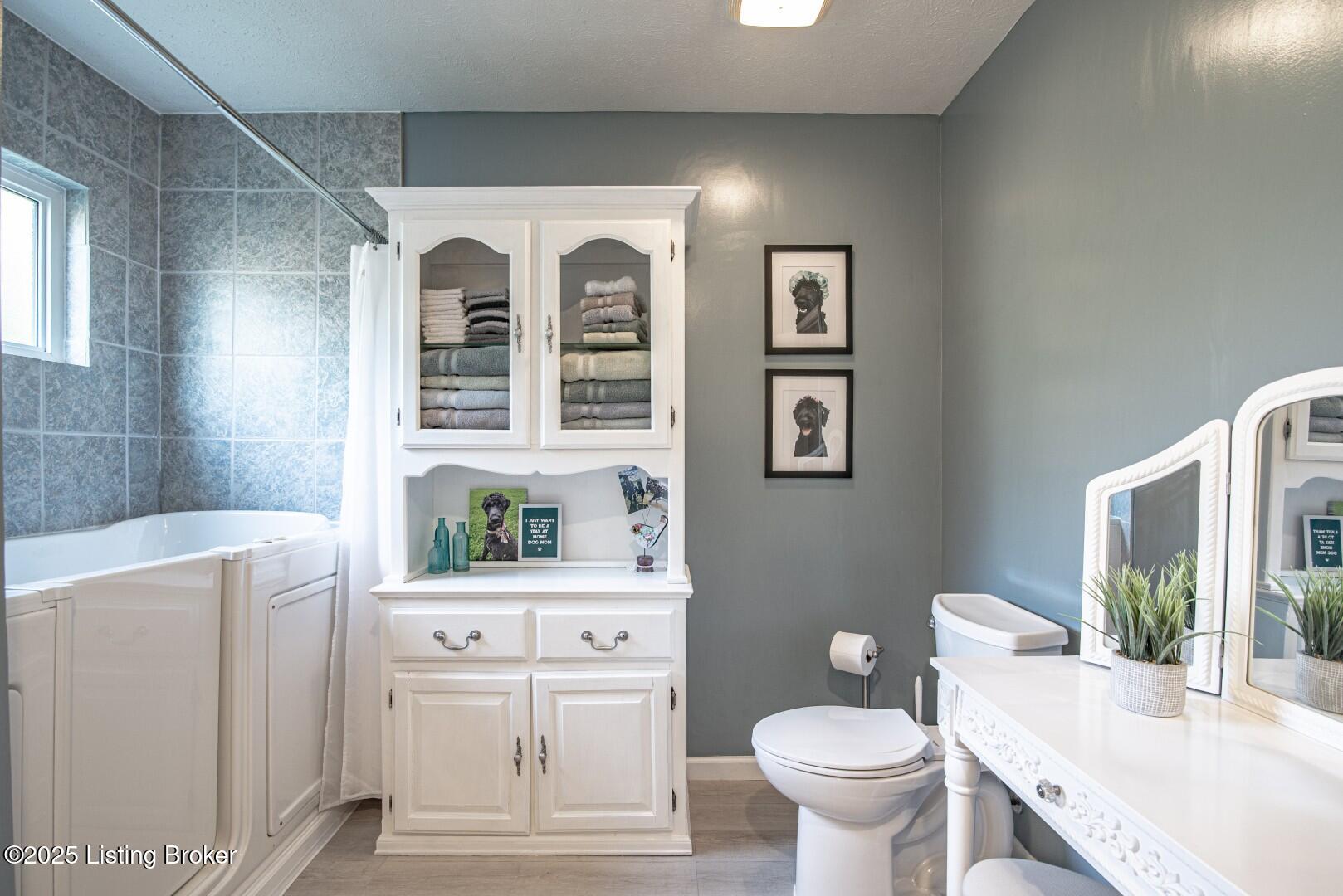 410 Village Dr