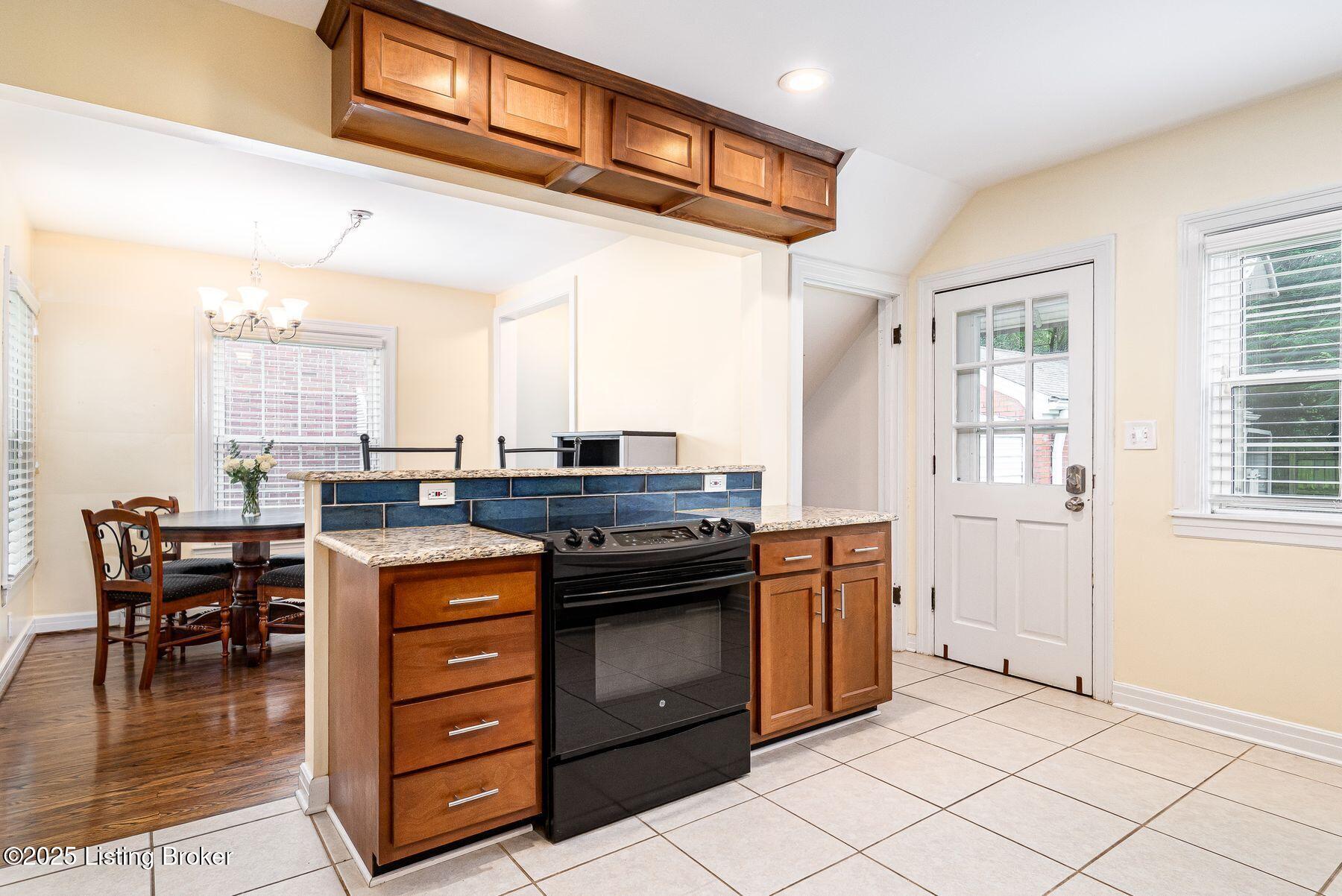 1008 Rosemary Dr