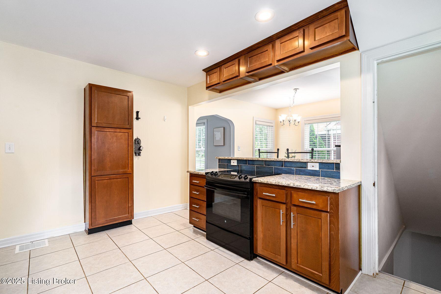 1008 Rosemary Dr