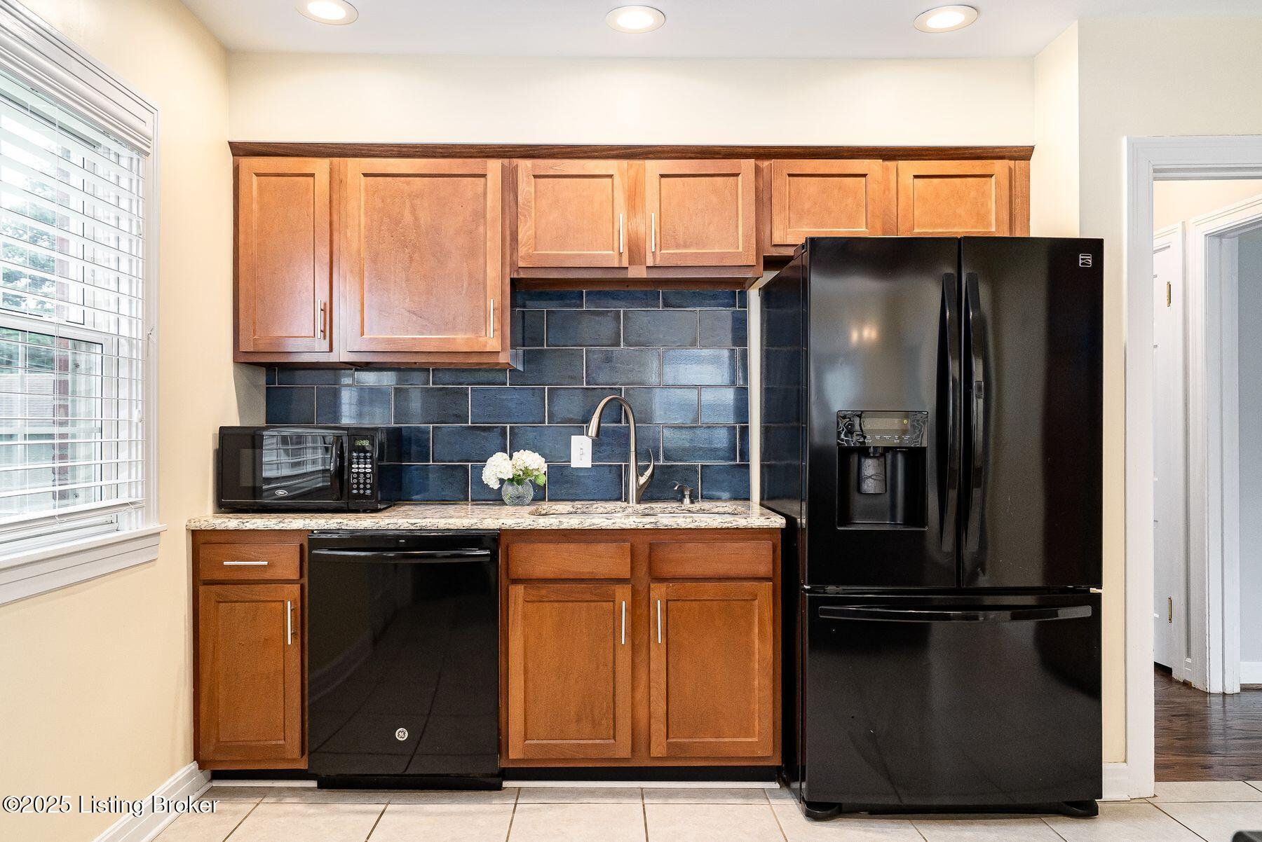 1008 Rosemary Dr