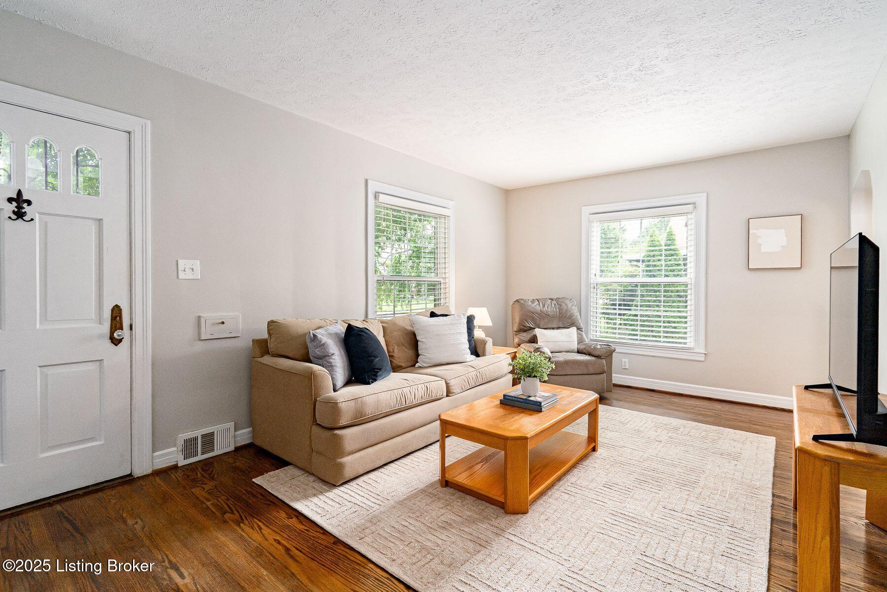 1008 Rosemary Dr