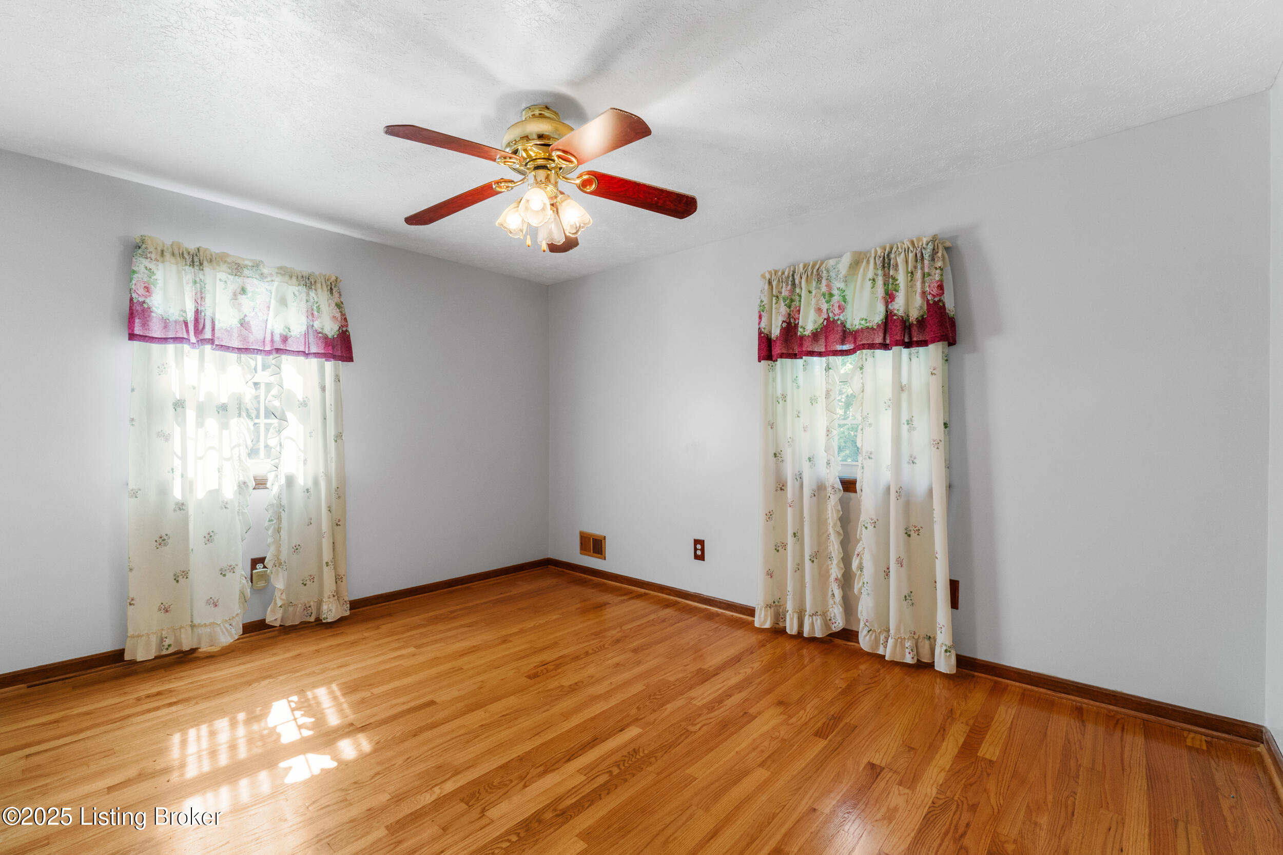 5610 Cynthia Dr